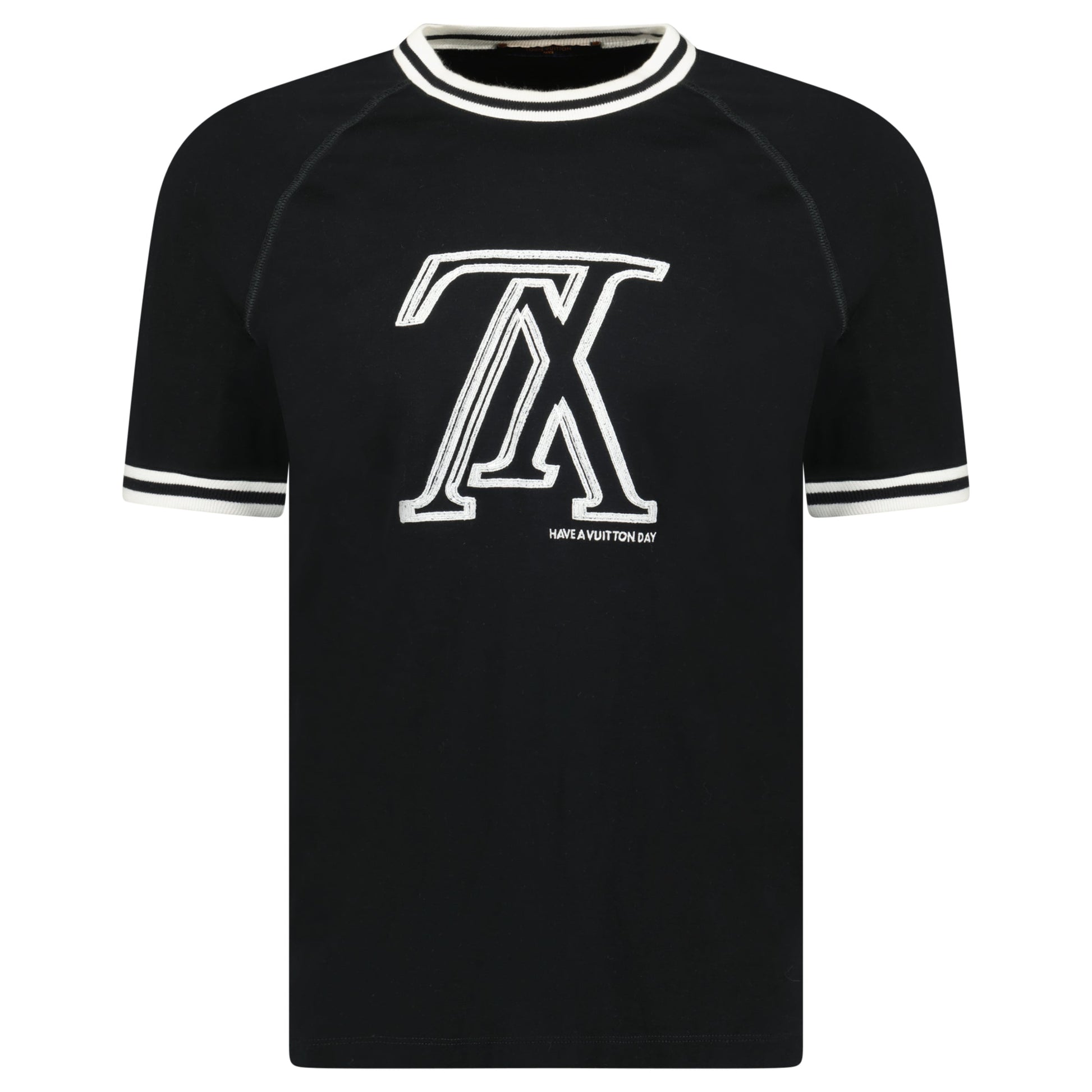 LOUIS VUITTON BLACK LV LOGO T SHIRT - LARGE (Fits M) - Affluent ArchivesUsed HIGH END DESIGNER CLOTHING