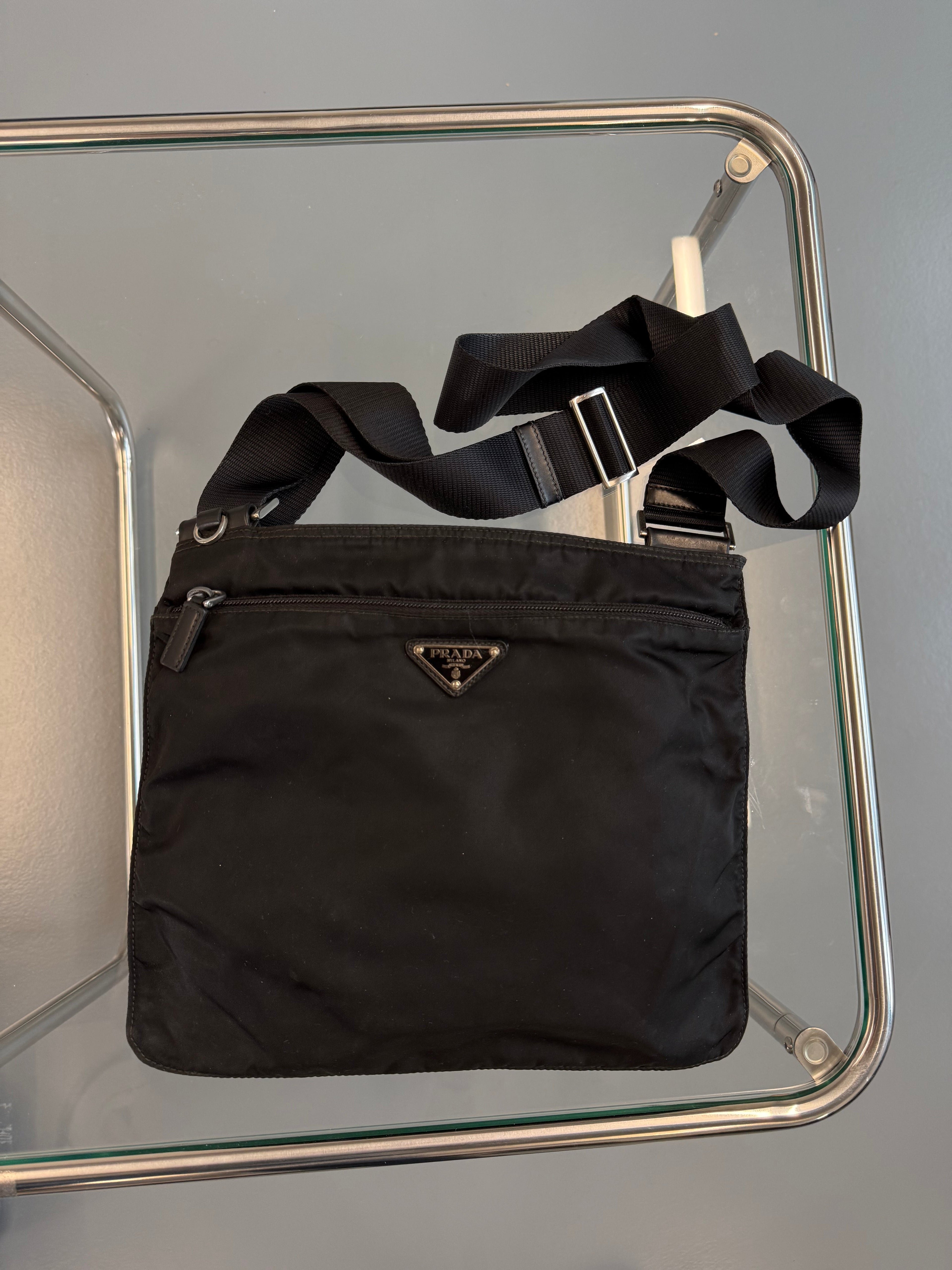 PRADA MESSENGER BAG BLACK - ONE SIZE - Affluent ArchivesUsed HIGH END DESIGNER CLOTHING
