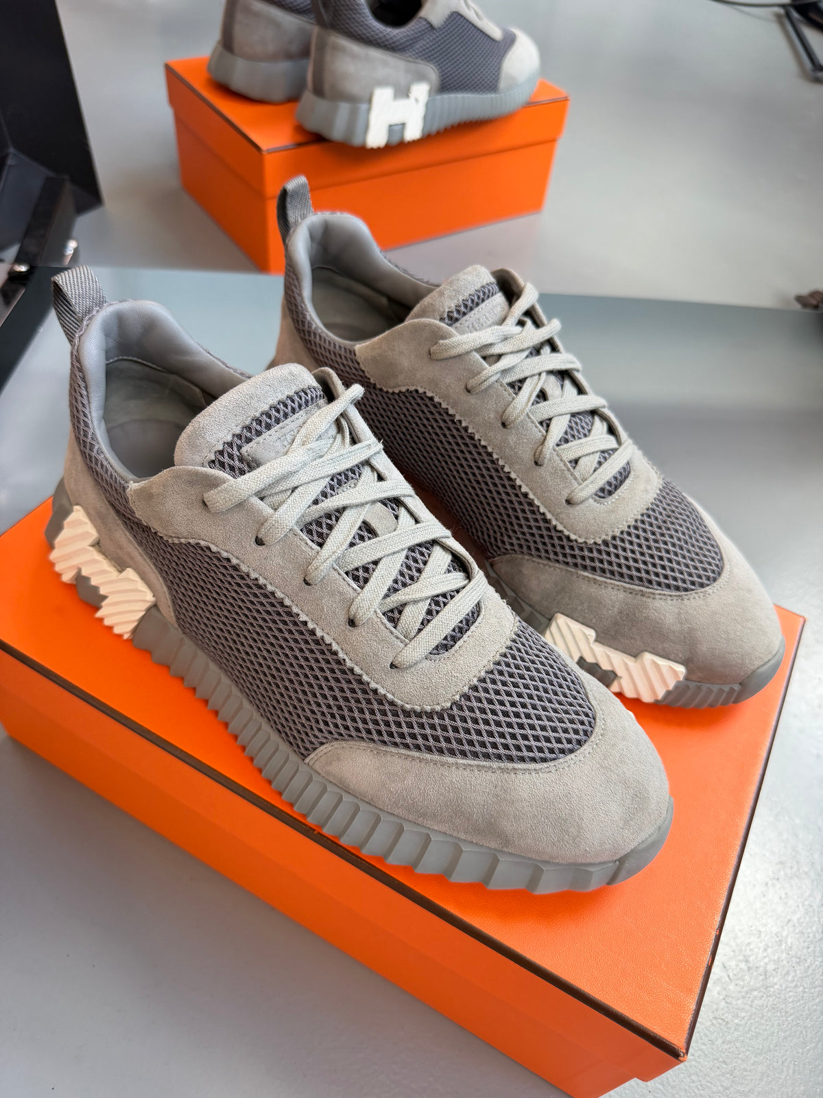 HERMES BOUNCING GREY TRAINER - UK 9 | PRE OWNED