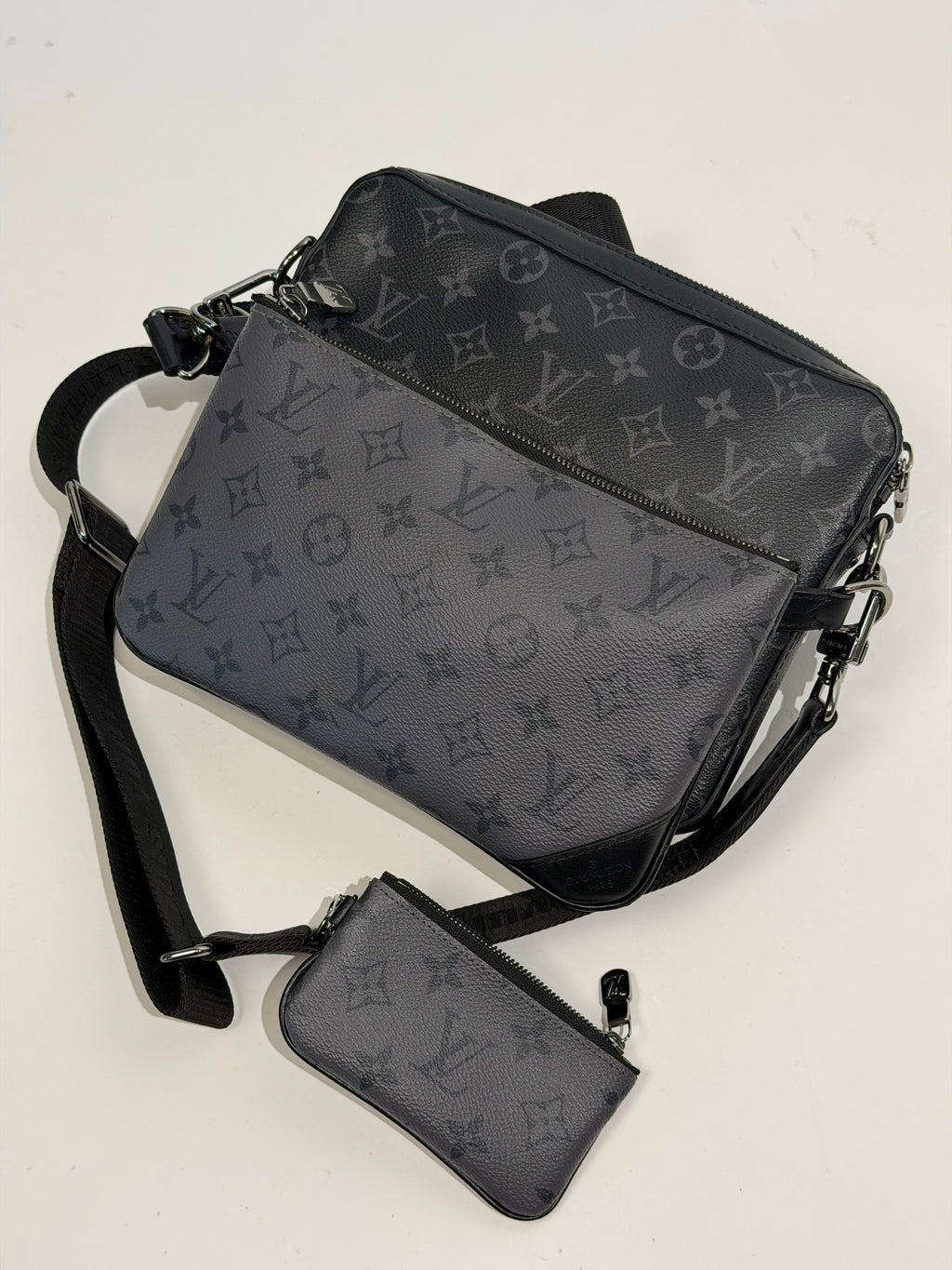 LOUIS VUITTON TRIO MESSENGER BAG | PRE OWNED