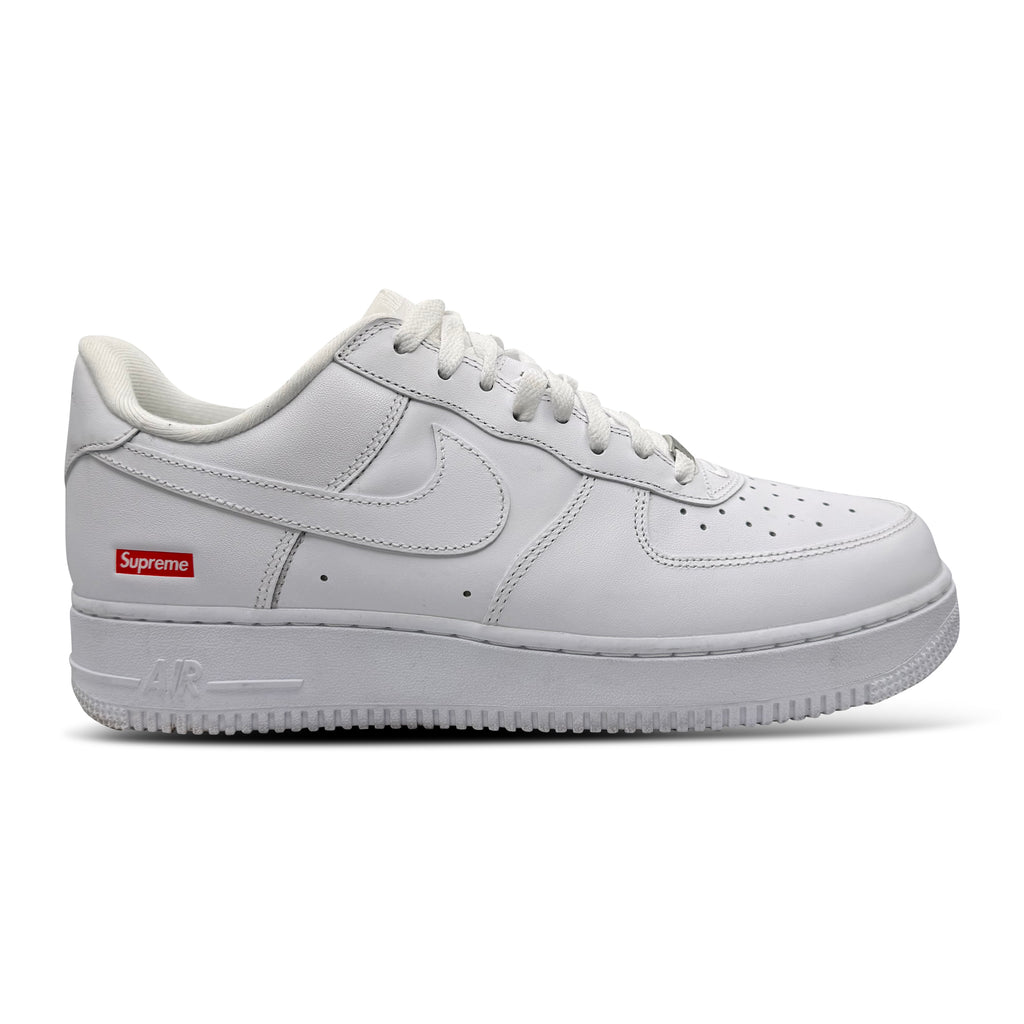 NIKE SUPREME AIRFORCE 1 WHITE - UK 9 (43)