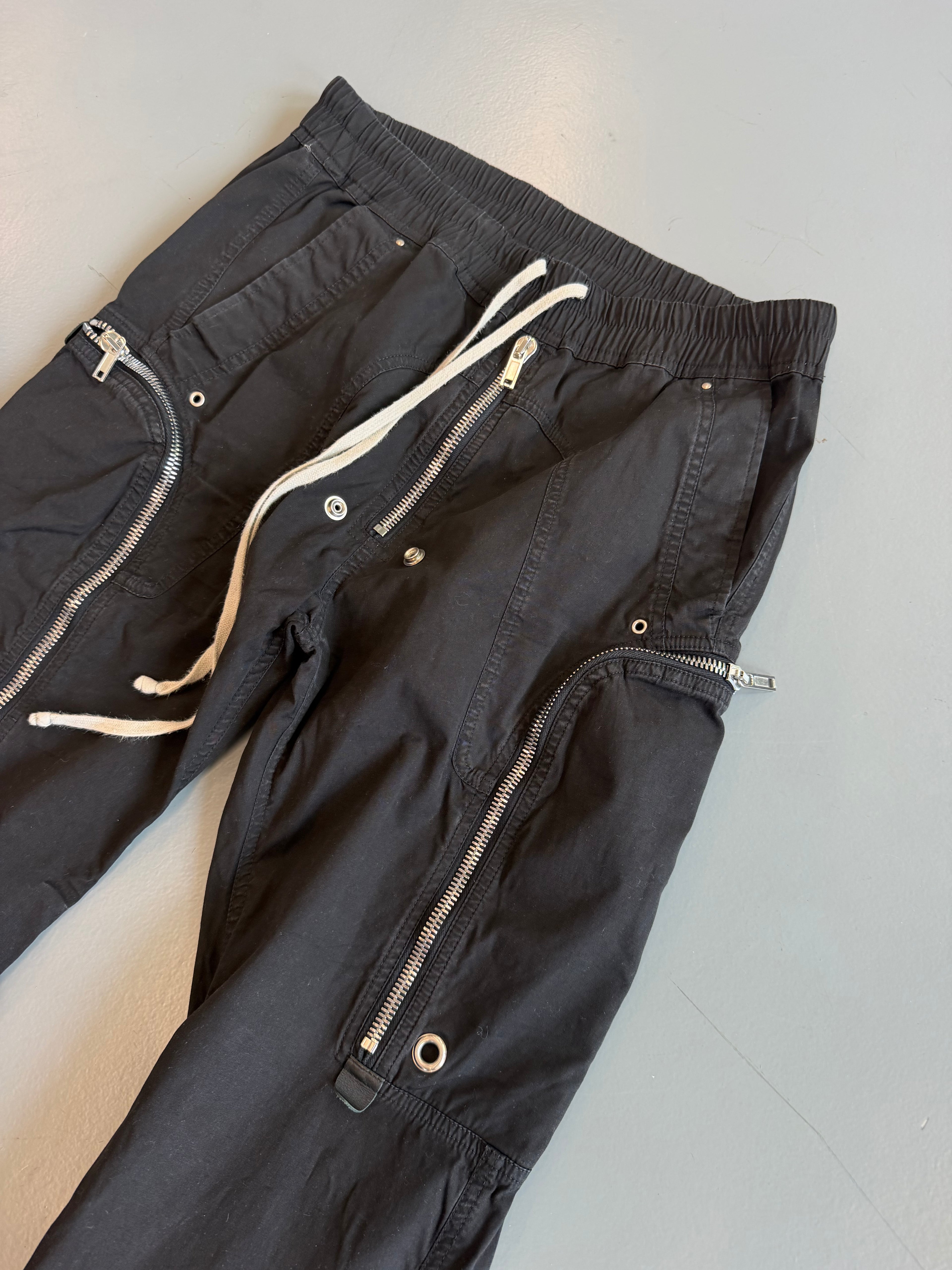 RICK OWENS BLACK CARGO PANTS - MEDIUM | PRE OWNED