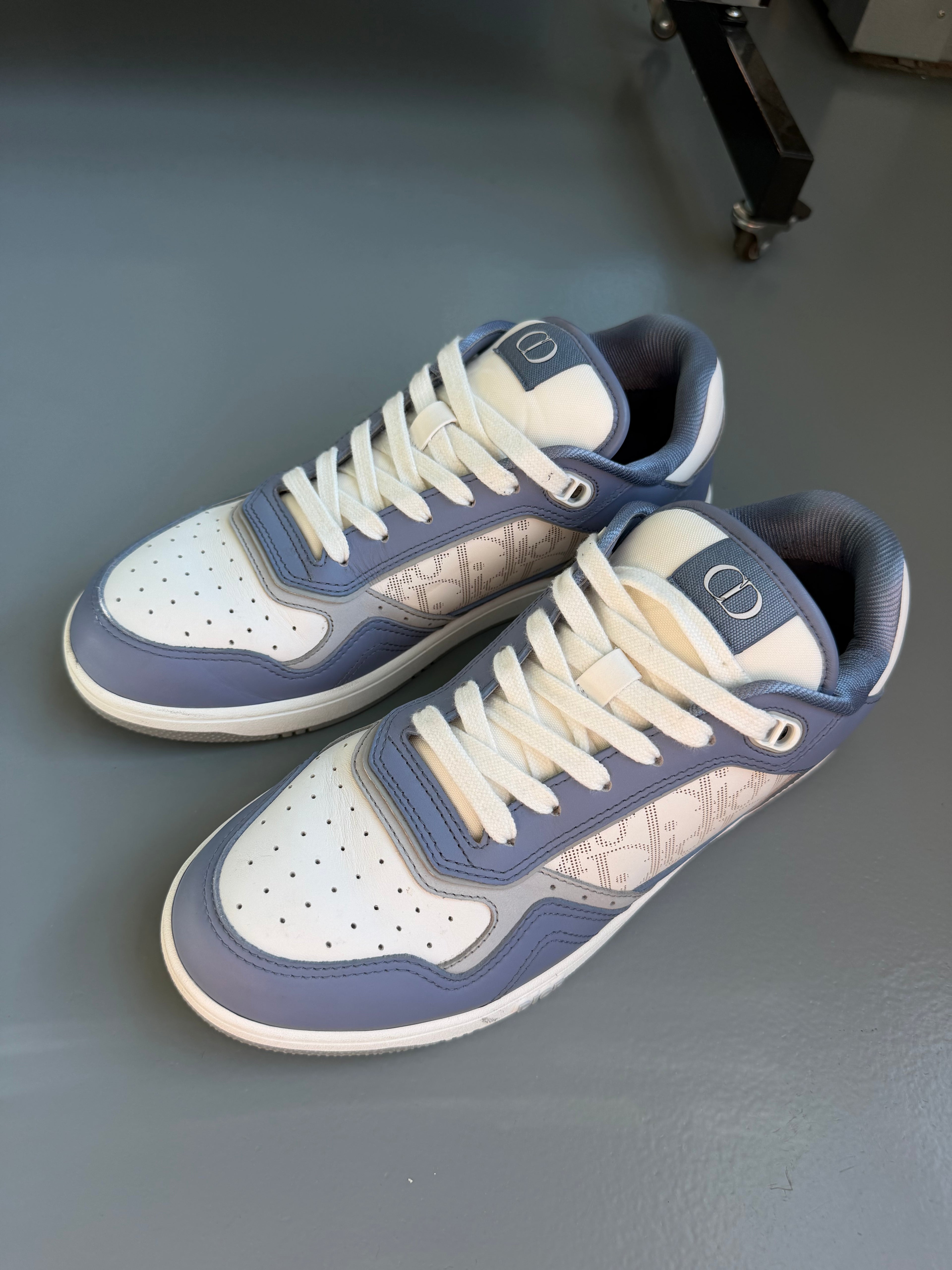 DIOR B27 SNEAKER LIGHT BLUE TRAINER - UK 7 (41) | PRE OWNED