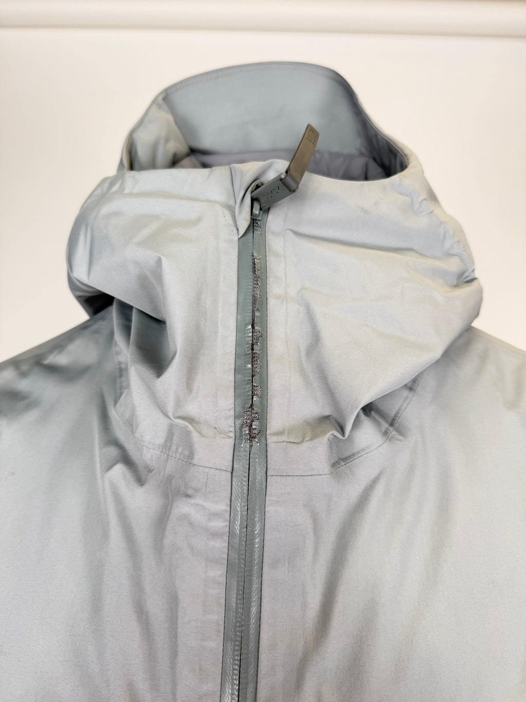 PRADA LINEA ROSSA GREY GORTEX JACKET - XL (Fits L)