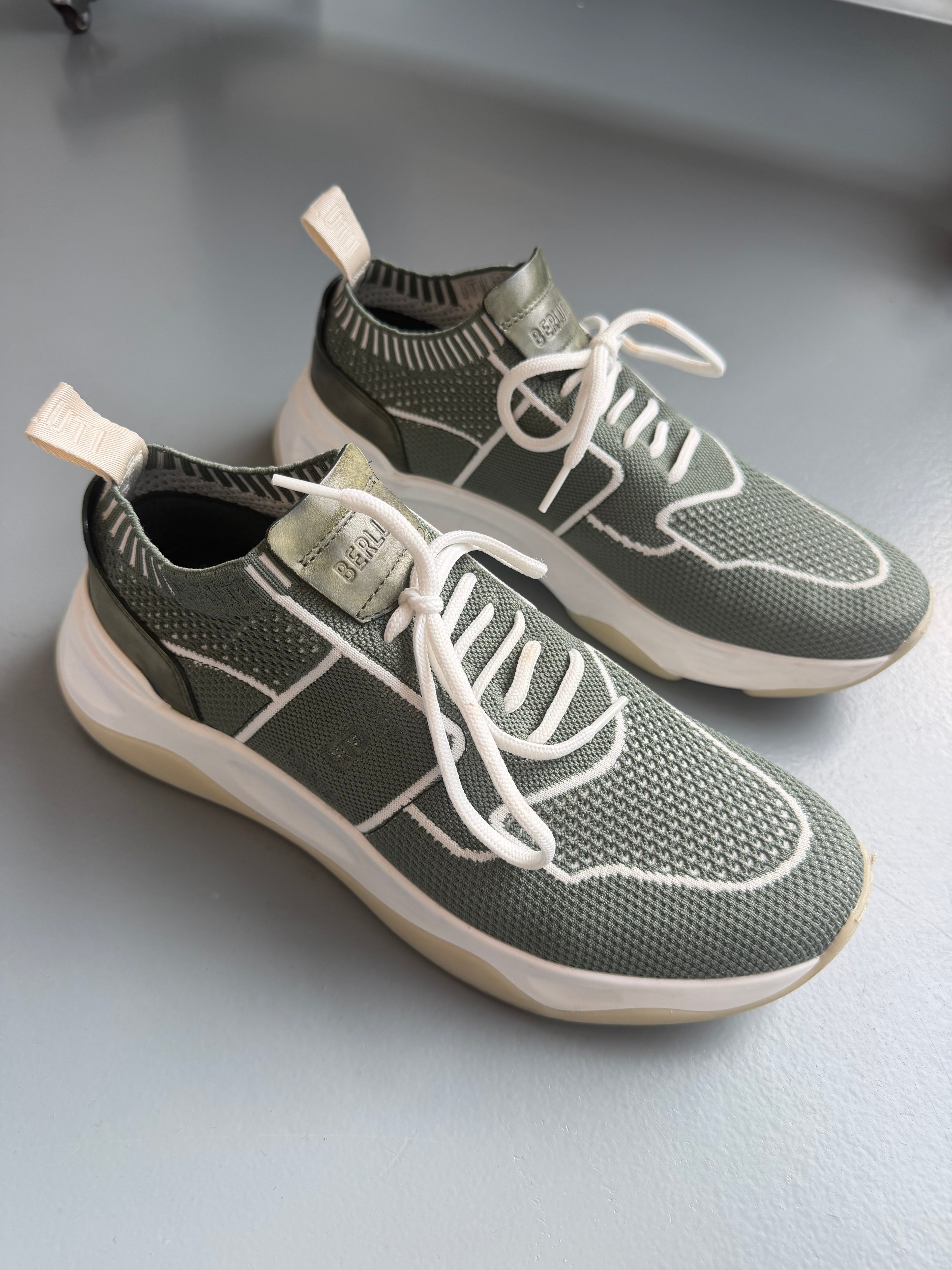 BERLUIT LIGHT GREEN SHADOW KNIT TRAINER - UK 7 (Fit 7.5) | PRE OWNED