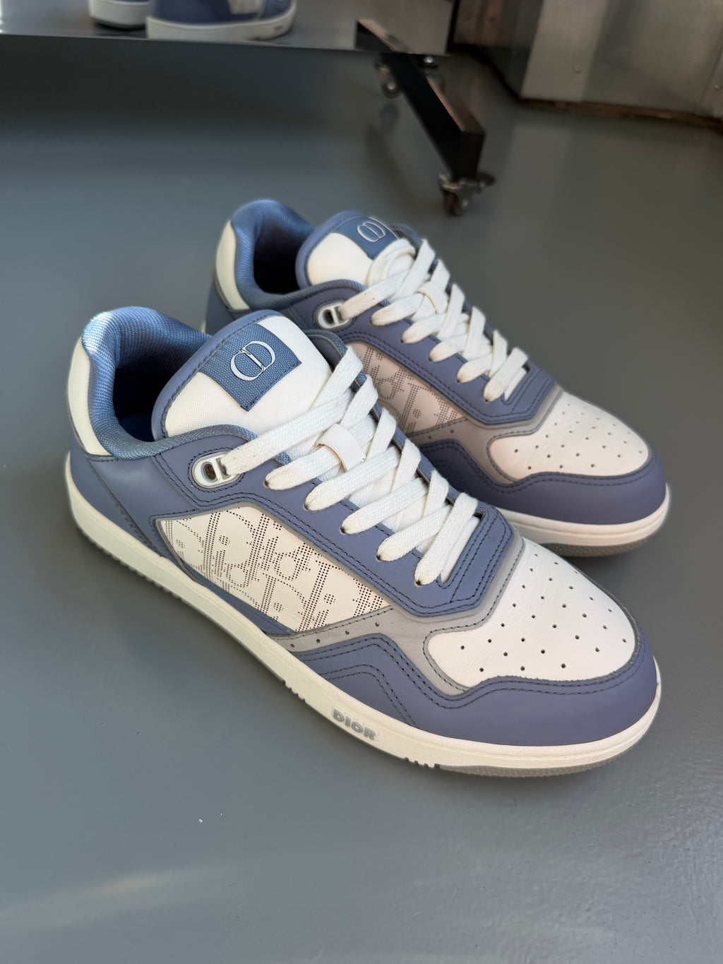 DIOR B27 SNEAKER LIGHT BLUE TRAINER - UK 7 (41) | PRE OWNED