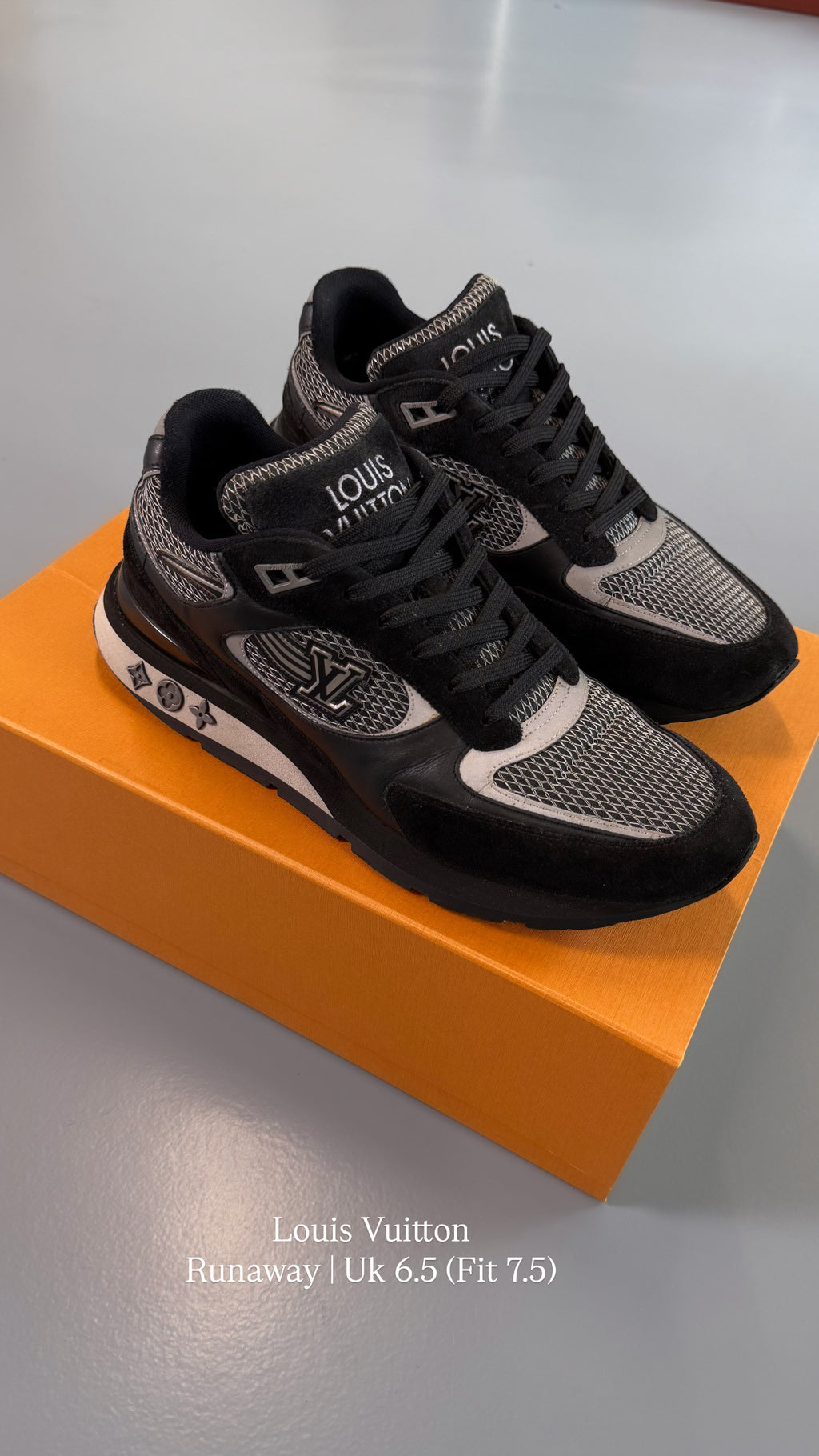 LOUIS VUITTON RUNAWAY TRAINERS BLACK - UK 6.5 (Fit 7.5)