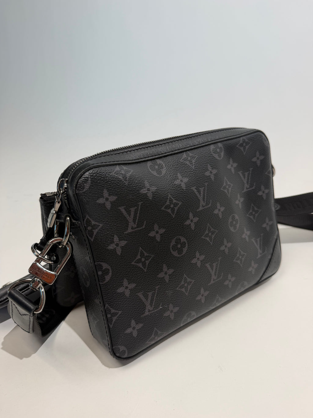 LOUIS VUITTON TRIO MESSENGER BAG | PRE OWNED