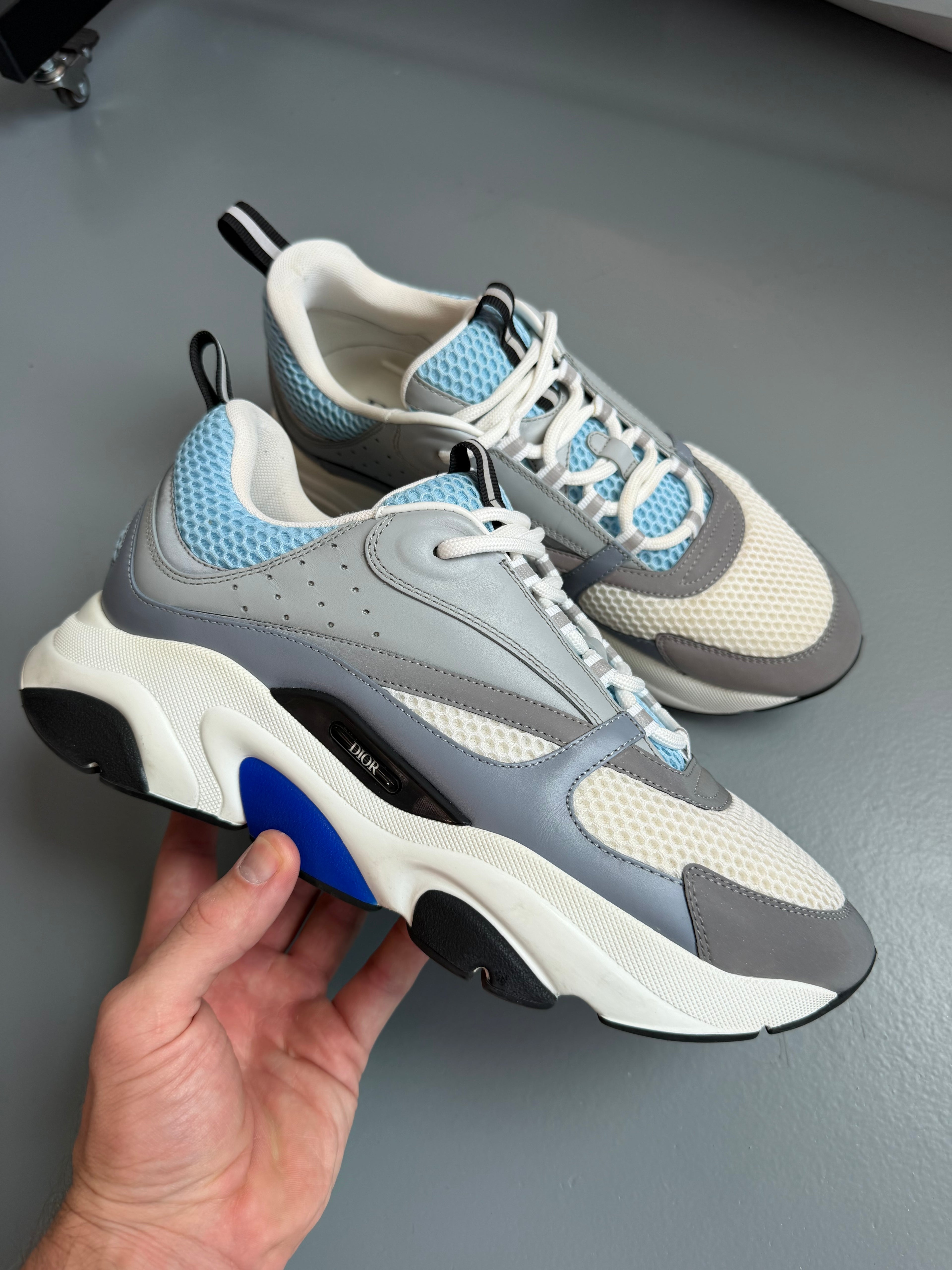 DIOR B22 REFLECTIVE BLUE / WHITE - UK 10 (44)| PRE OWNED