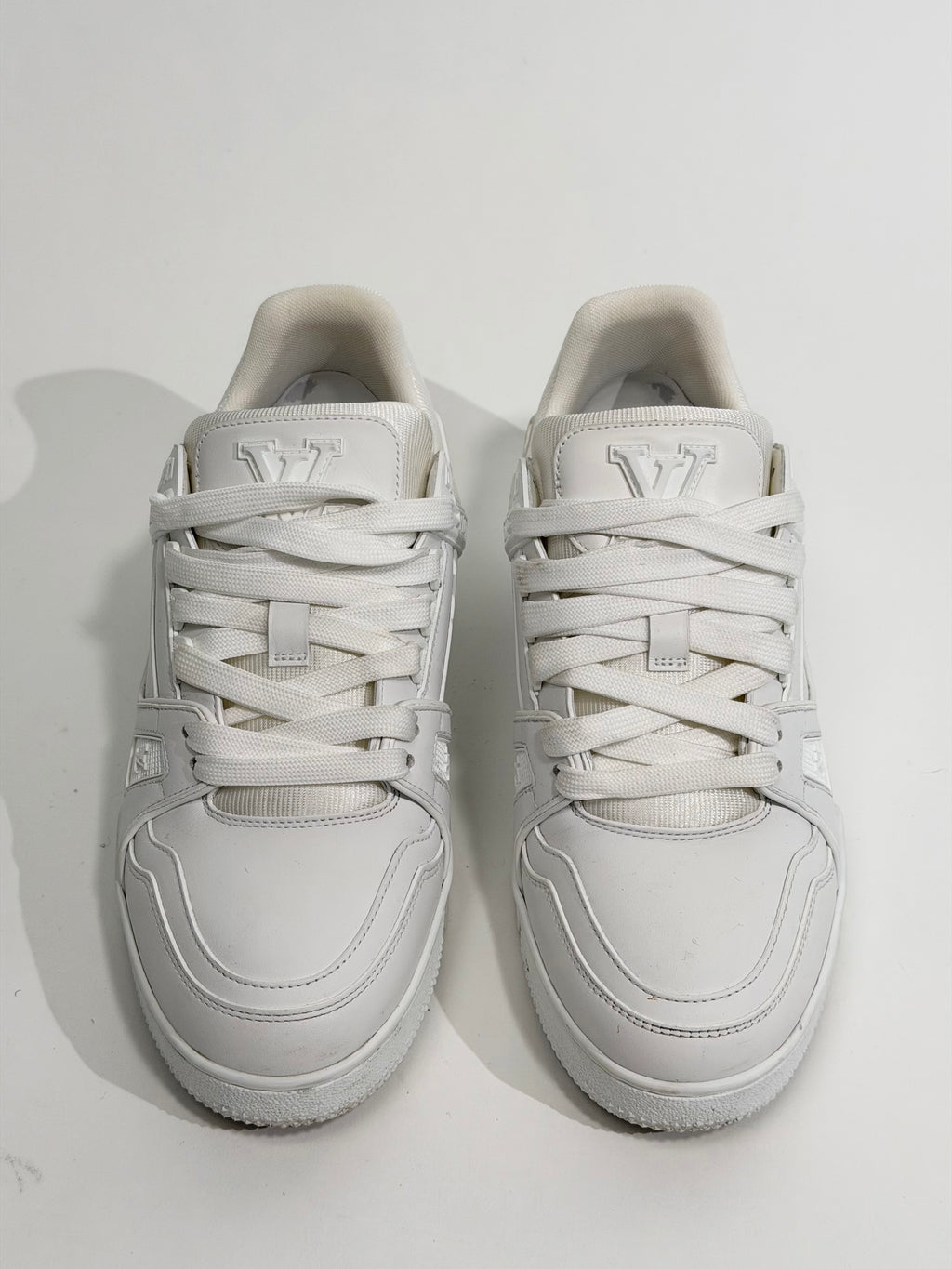 LOUIS VUITTON WHITE LV SNEAKER - UK 6 (Fit 7) | PRE OWNED