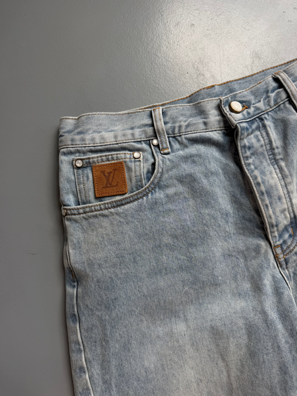 LOUIS VUITTON DENIM SHORTS - 32W| PRE OWNED