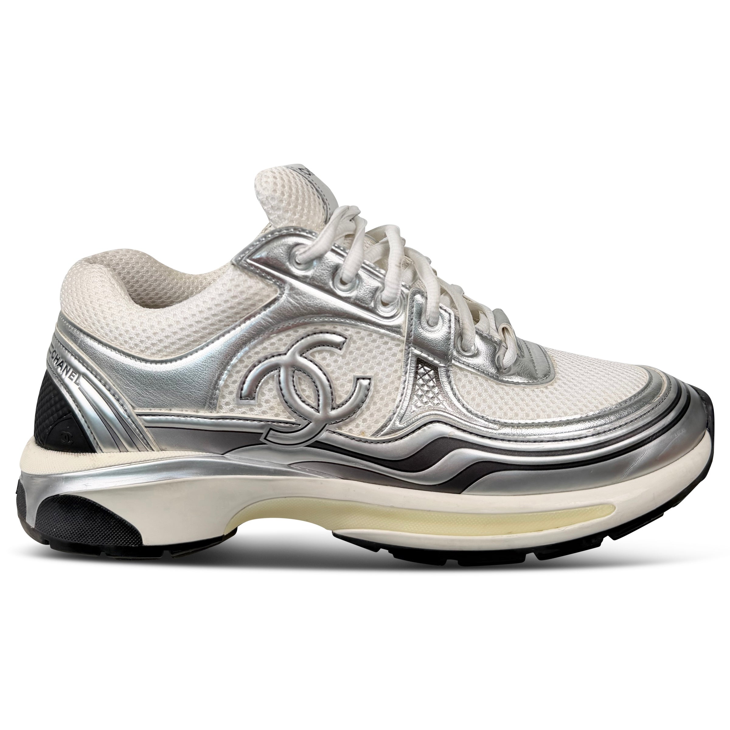 CHANEL BEIGE / GOLD RUNNER SNEAKER - UK 8 (42) | PRE OWNED