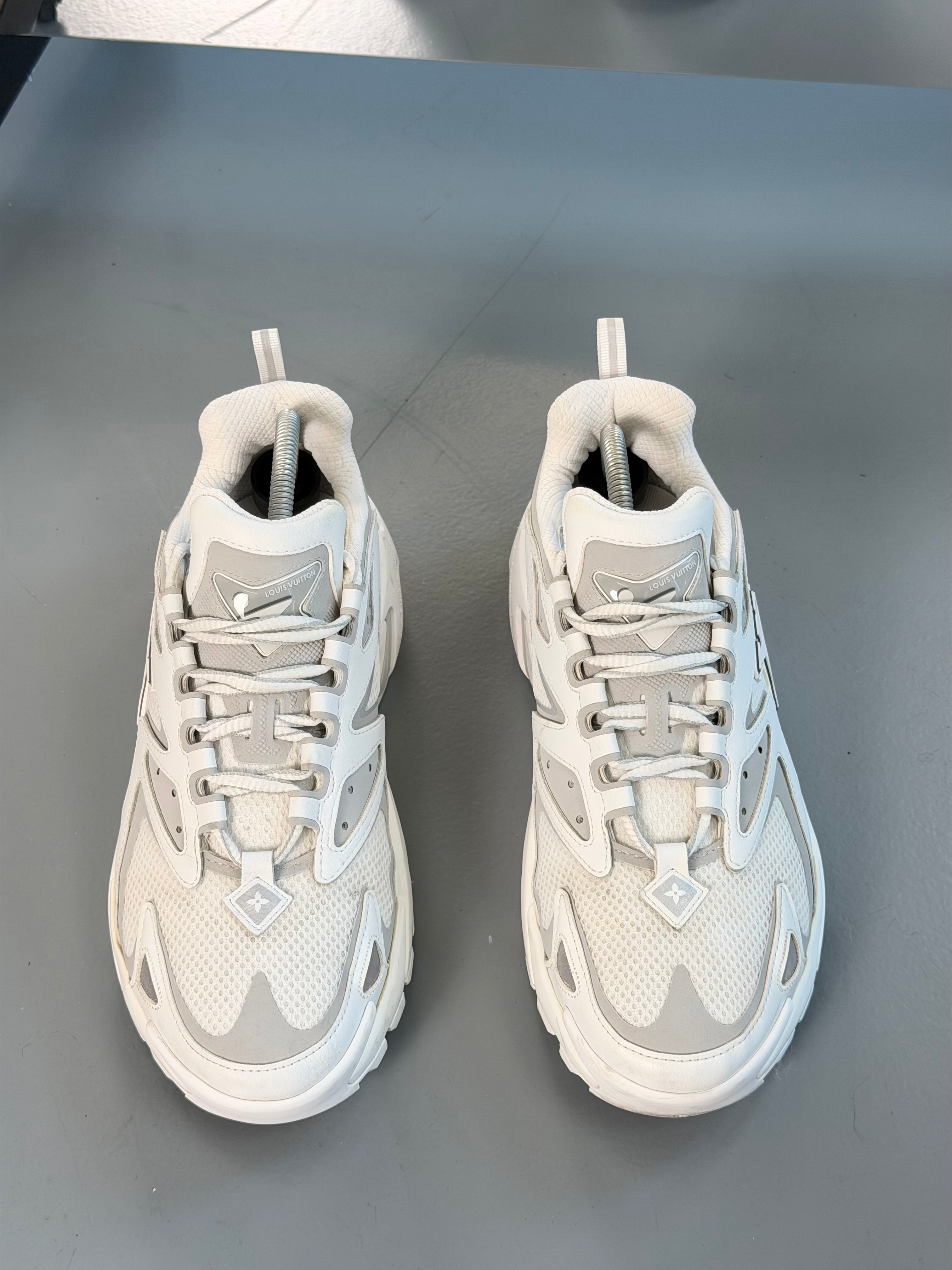 LOUIS VUITTON TATIC RUNNER TRAINER WHITE - UK 7.5 (Fits 8.5)| PRE OWNED