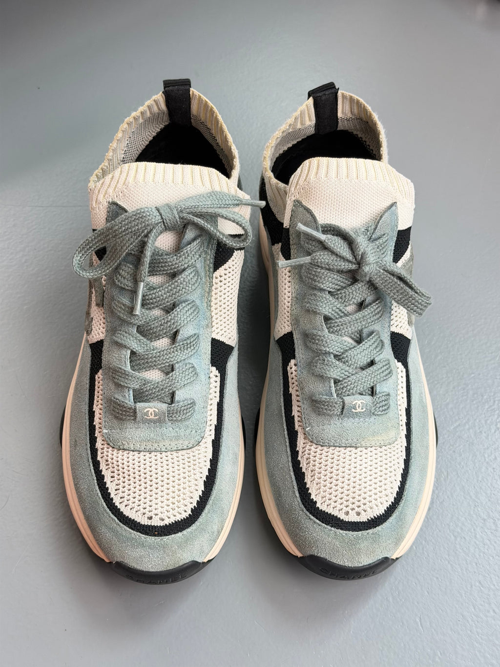CHANEL LIGHT BLUE KNITTED RUNNER TRAINER - UK 10 (44) | PRE OWNED