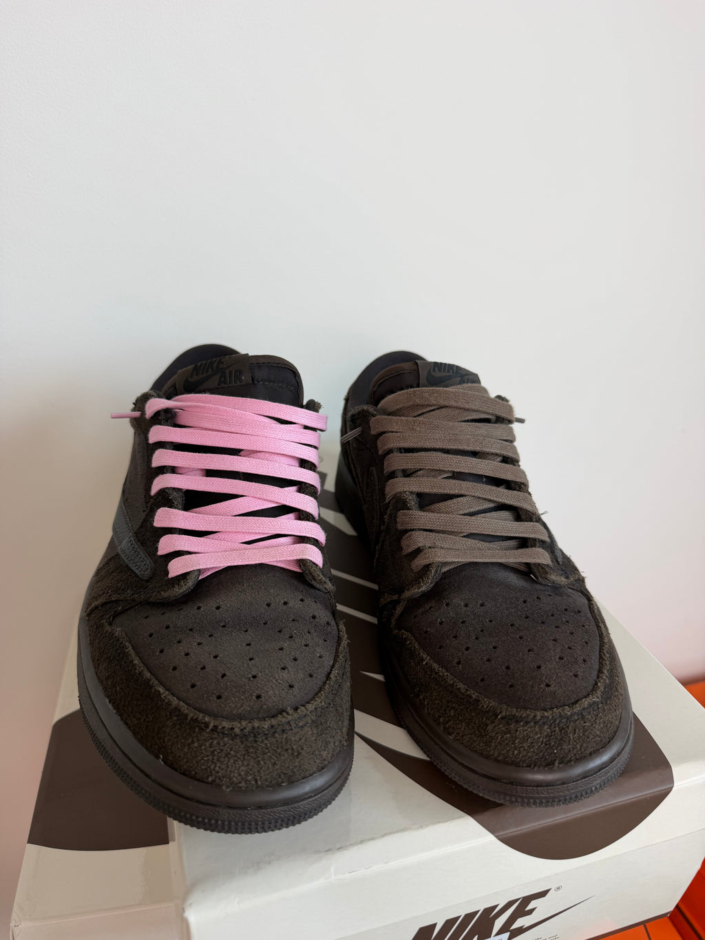 NIKE TRAVIS SCOTT X AIR JORADN VELEVET BROWN - UK 8 (42) | PRE OWNED