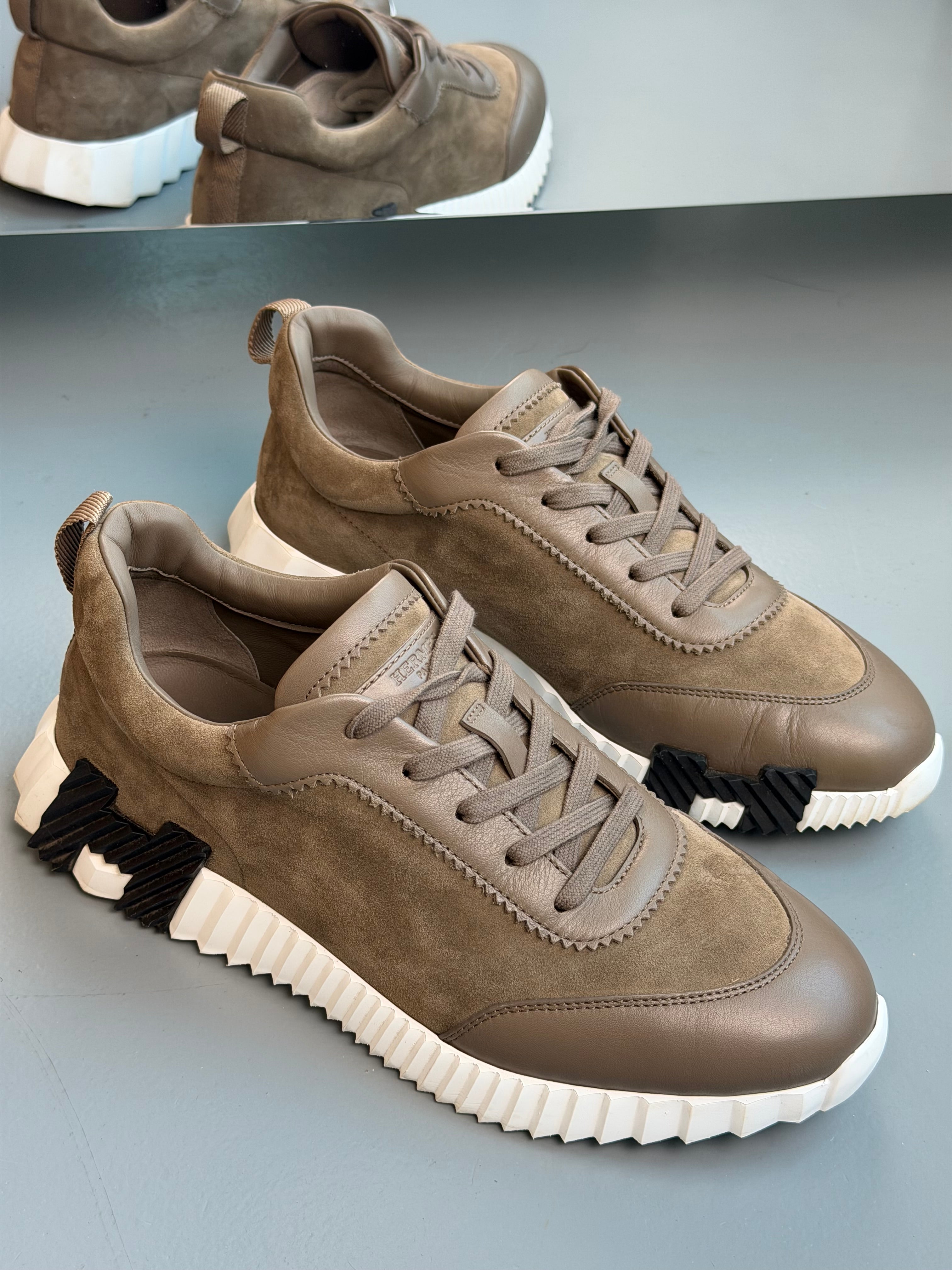 HERMES BOUNCING MOCHA / WHITE   - UK 8.5 (Fits 9) | PRE OWNED