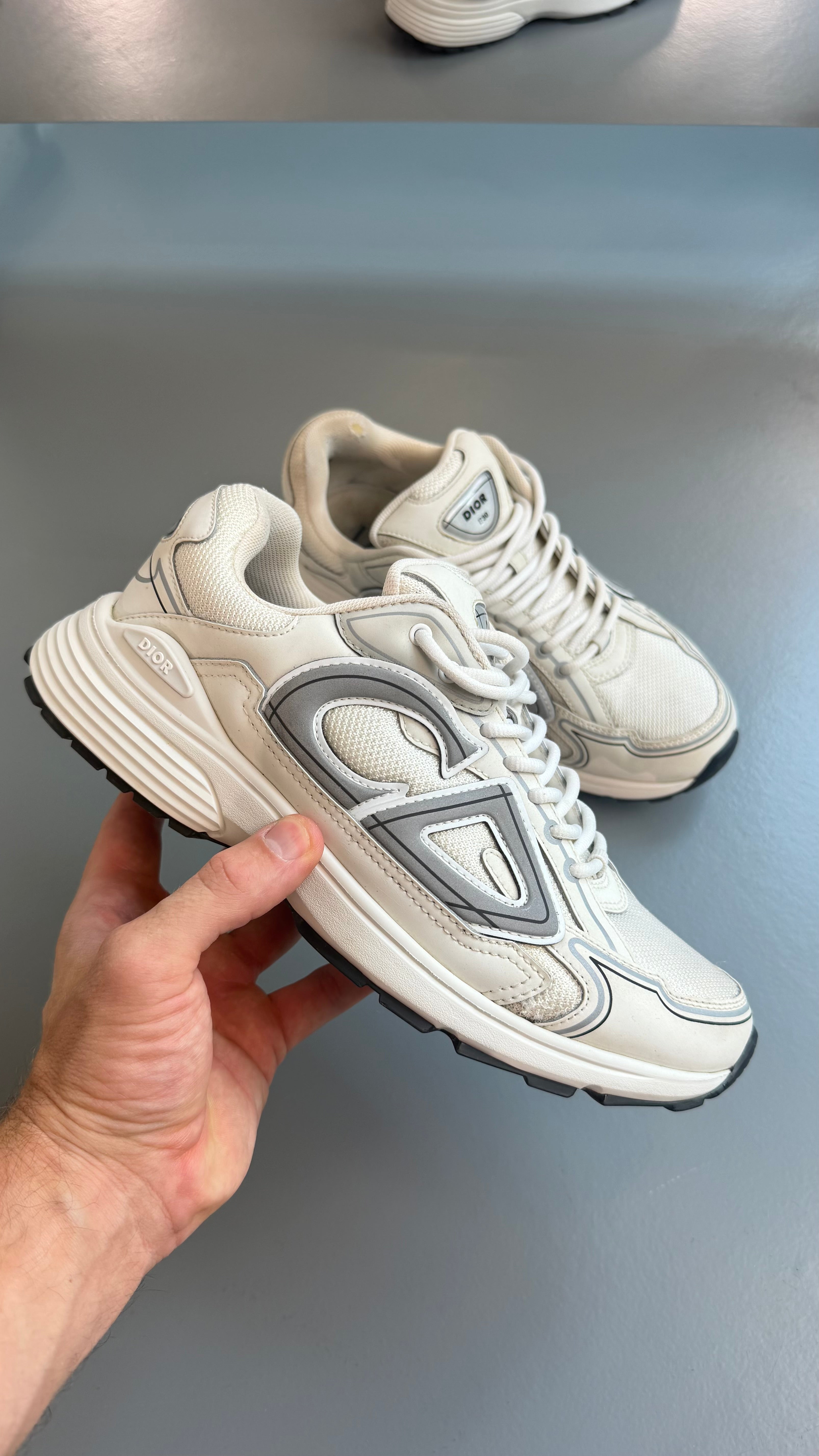 DIOR B30 WHITE/SILVER - UK 7 (41) | PRE OWNED