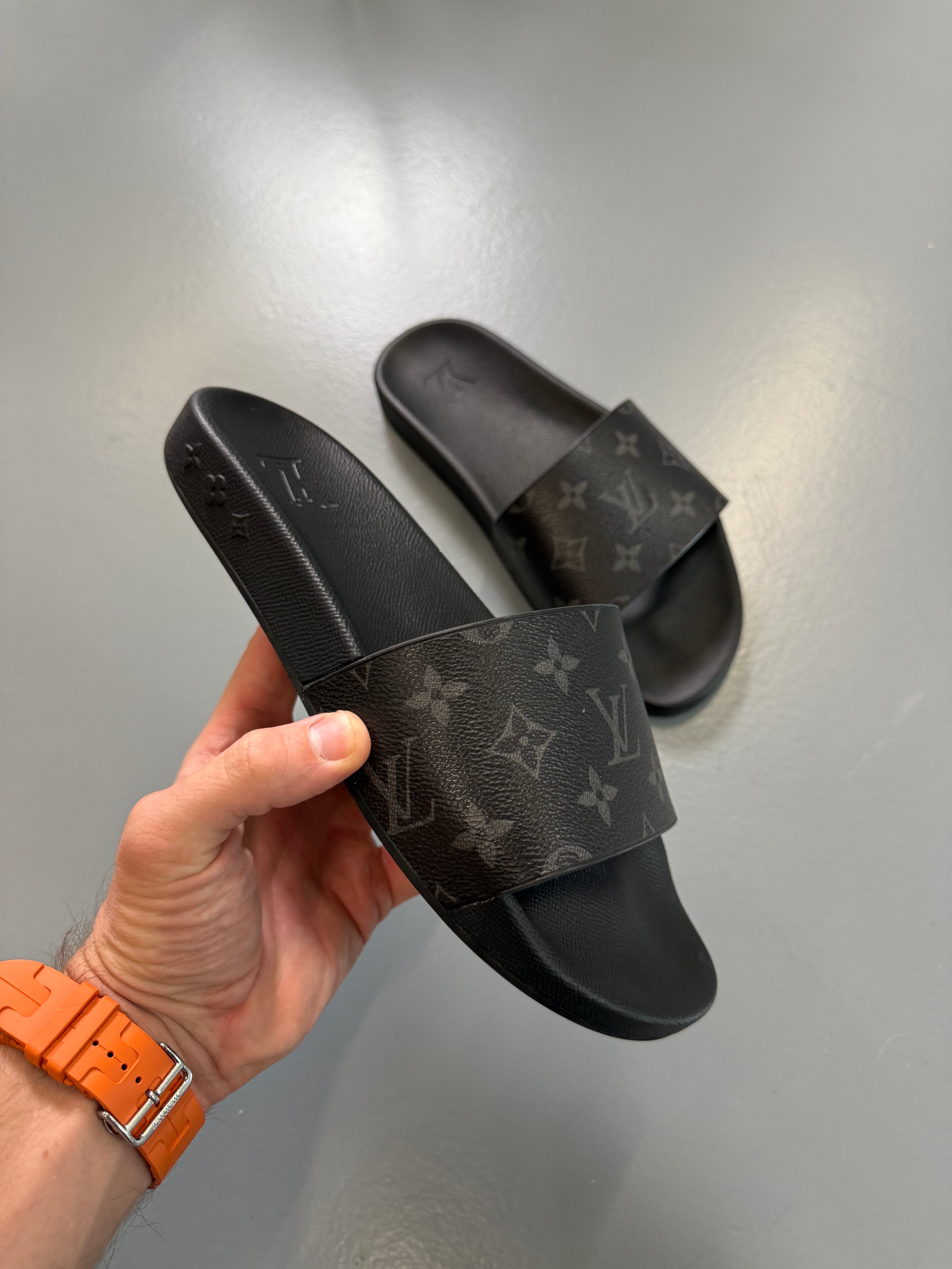 LOUIS VUITTON MONOGRAM MULE SLIDES - UK 7 (Fit 8)
