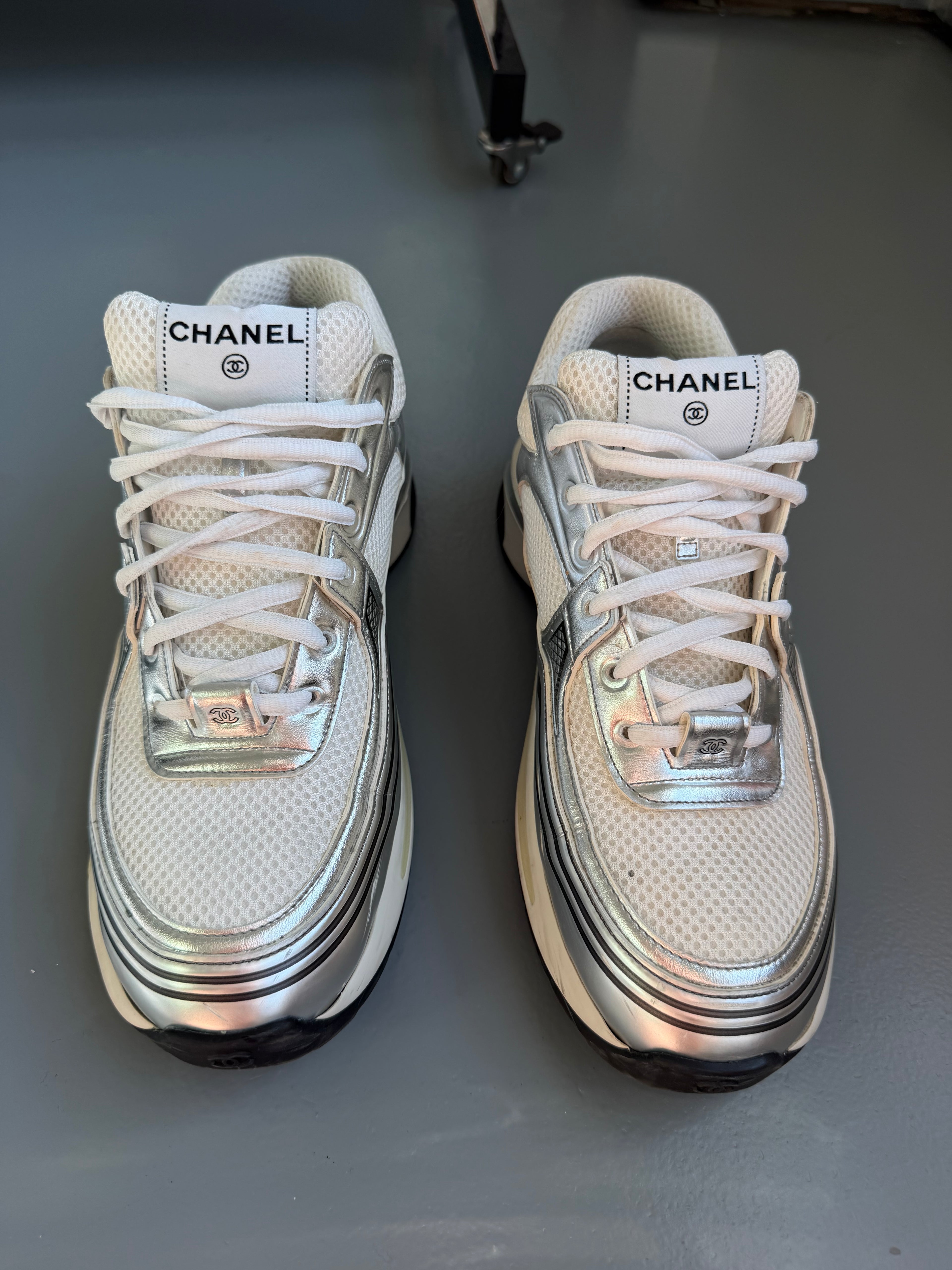 CHANEL BEIGE / GOLD RUNNER SNEAKER - UK 8 (42) | PRE OWNED