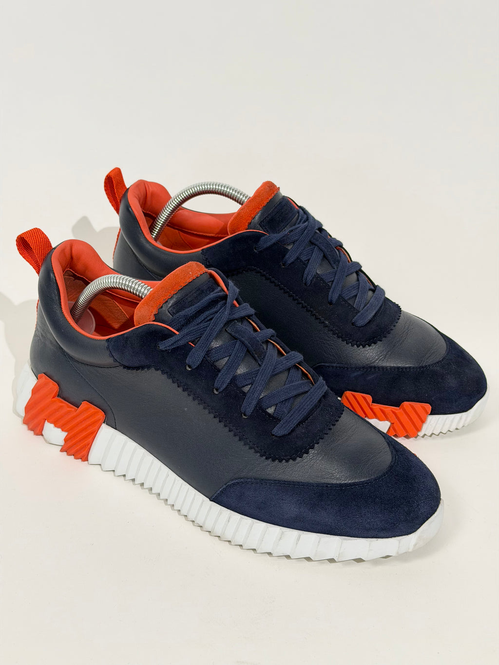 HERMES BOUNCING NAVY/ORANGE - UK 8.5 (42.5) | PRE OWNED