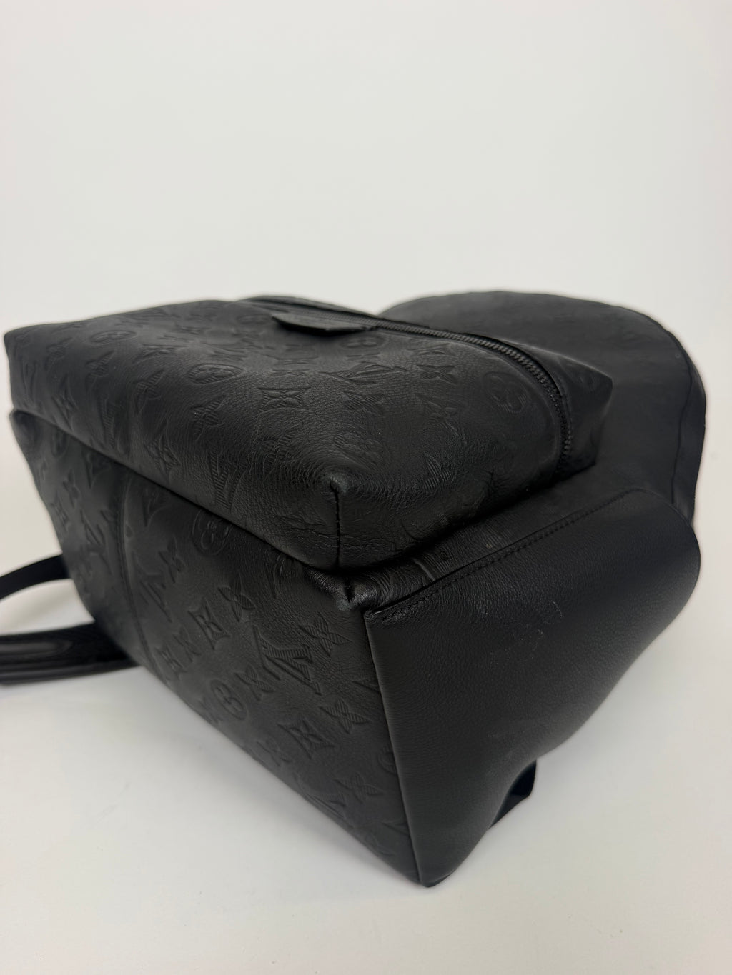 LOUIS VUITTON BLACK SHADOWN MONOGRAM DISCOVERY RUCKSACK | PRE OWNED