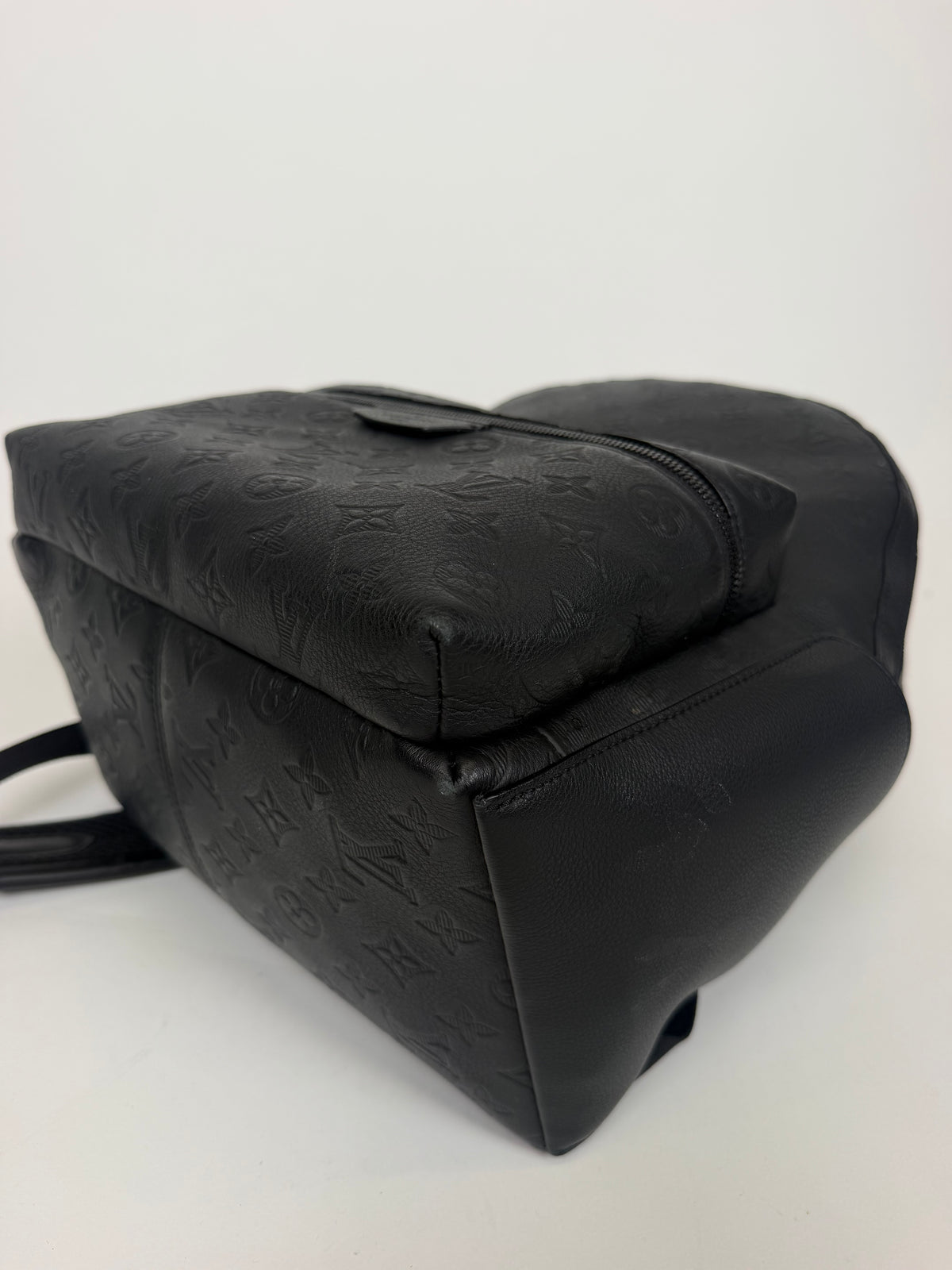 LOUIS VUITTON BLACK SHADOWN MONOGRAM DISCOVERY RUCKSACK | PRE OWNED