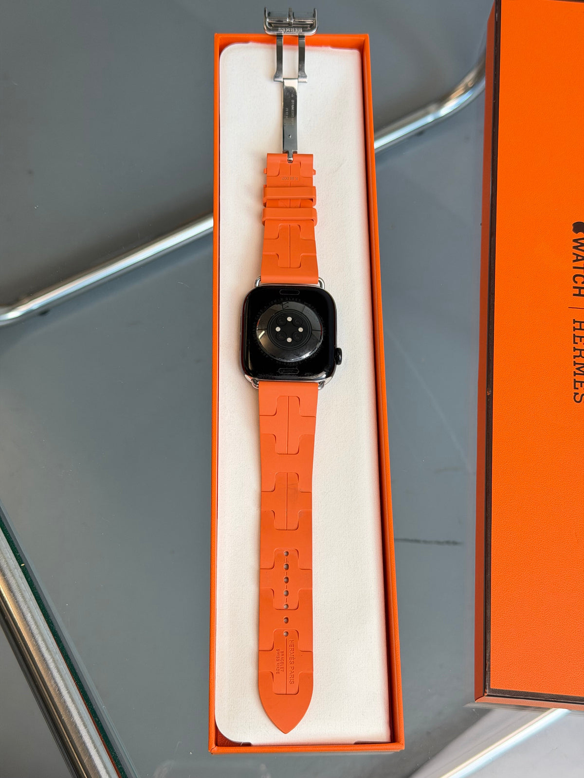 APPLE WATCH SERIES 10 46MM X HERMES STRAP | PRE OWNED - Affluent ArchivesUsed HIGH END DESIGNER CLOTHING