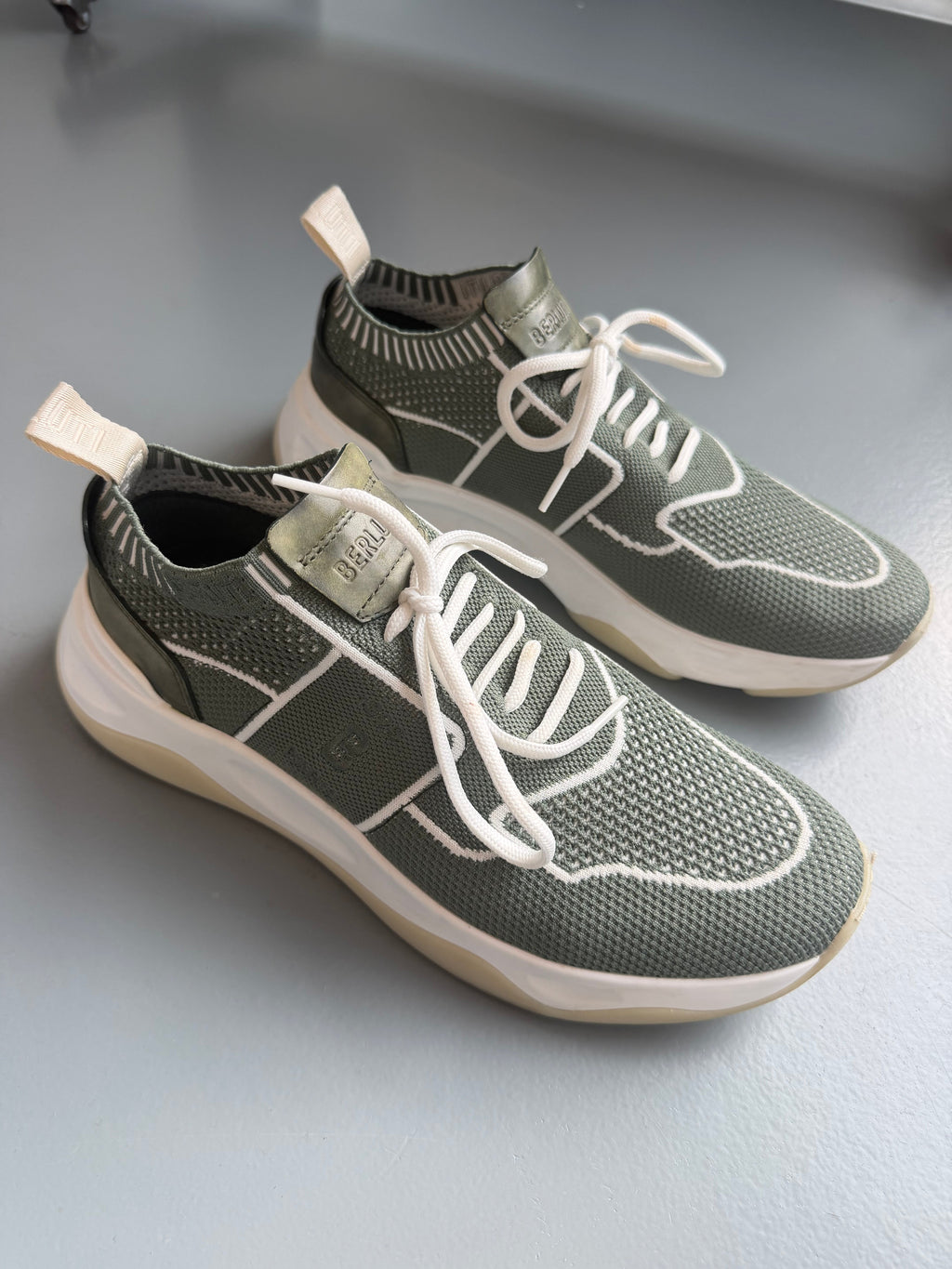 BERLUIT LIGHT GREEN SHADOW KNIT TRAINER - UK 7 (Fit 7.5) | PRE OWNED - Affluent ArchivesUsed HIGH END DESIGNER CLOTHING