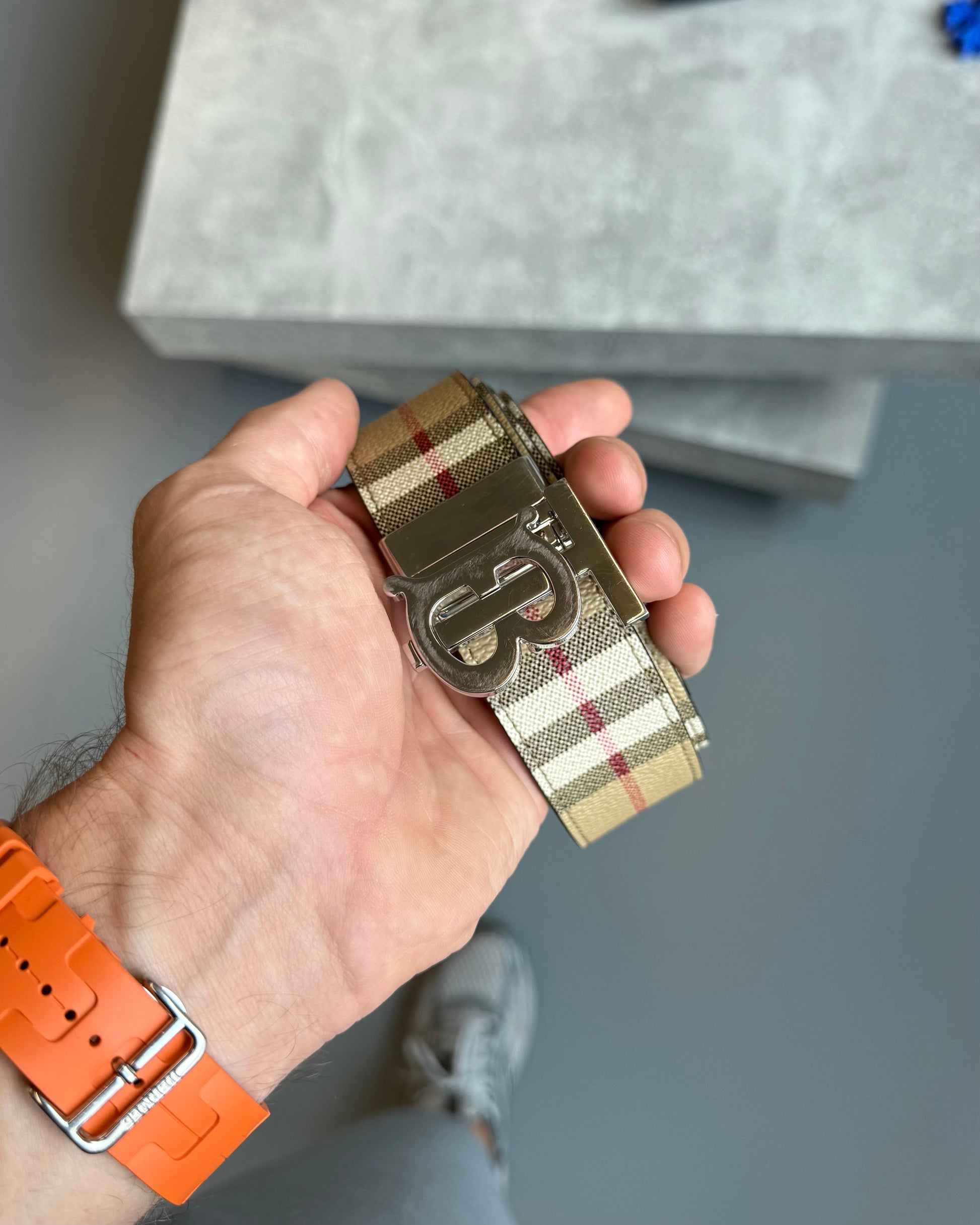 BURBERRY BEIGE CHECKED BELT - Affluent ArchivesUsed HIGH END DESIGNER CLOTHING