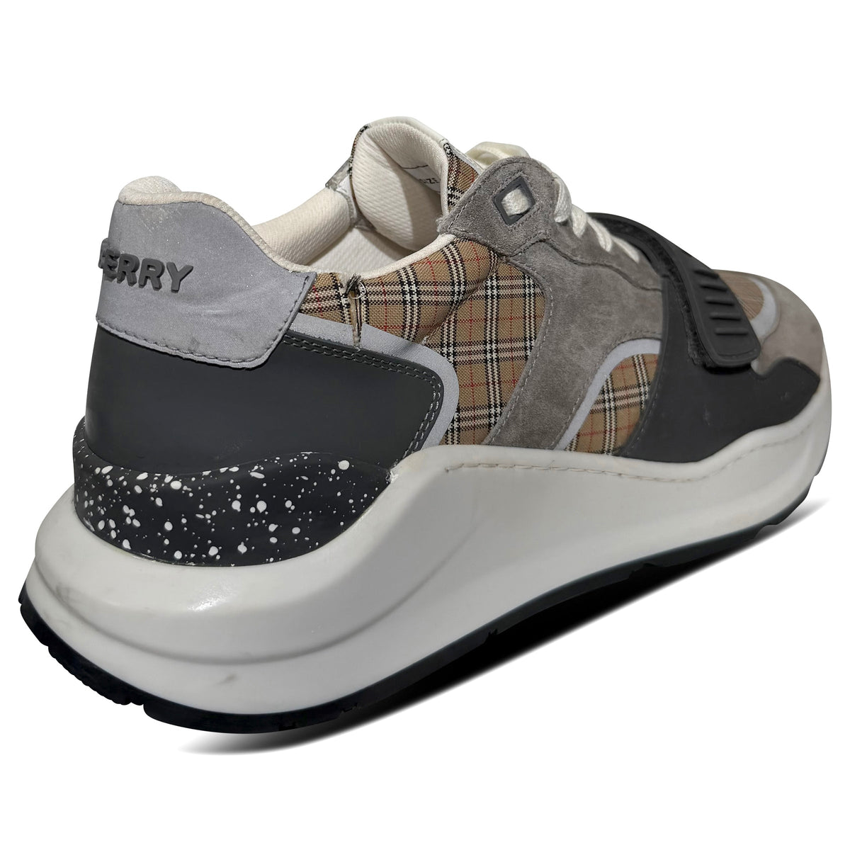 BURBERRY BEIGE SNEAKER - UK 11 (45) | PRE OWNED - Affluent ArchivesUsed HIGH END DESIGNER CLOTHING