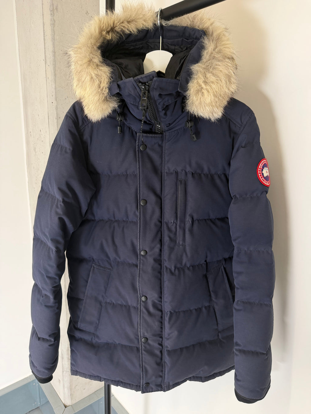 CANADA GOOSE NAVY CARSON - SMALL (Fits Medium) - Affluent ArchivesUsed HIGH END DESIGNER CLOTHING