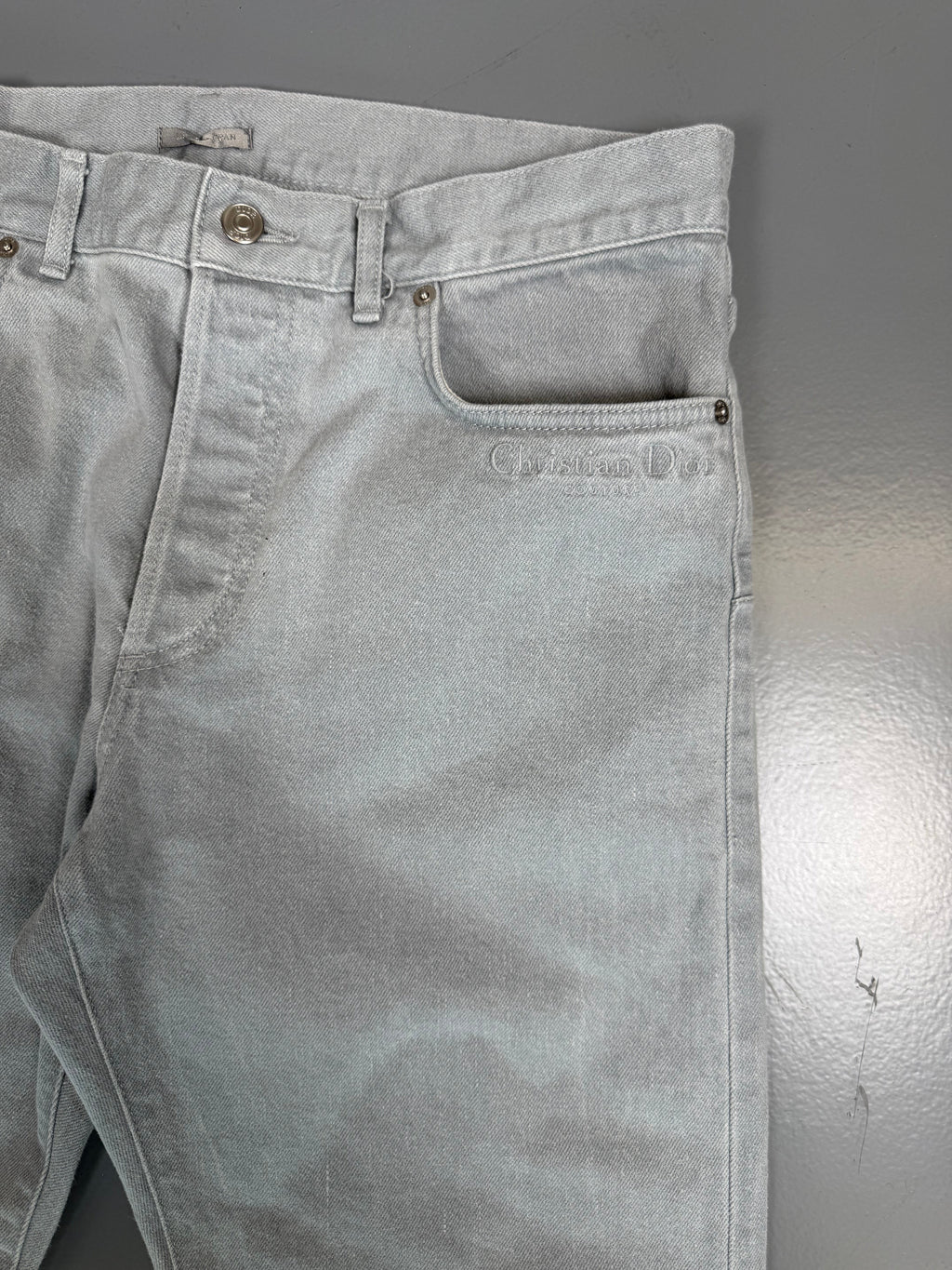 CHRISTRIAN DIOR LIGHT BLUE DENIM JEANS - 33 W / 33 L - Affluent ArchivesUsed HIGH END DESIGNER CLOTHING