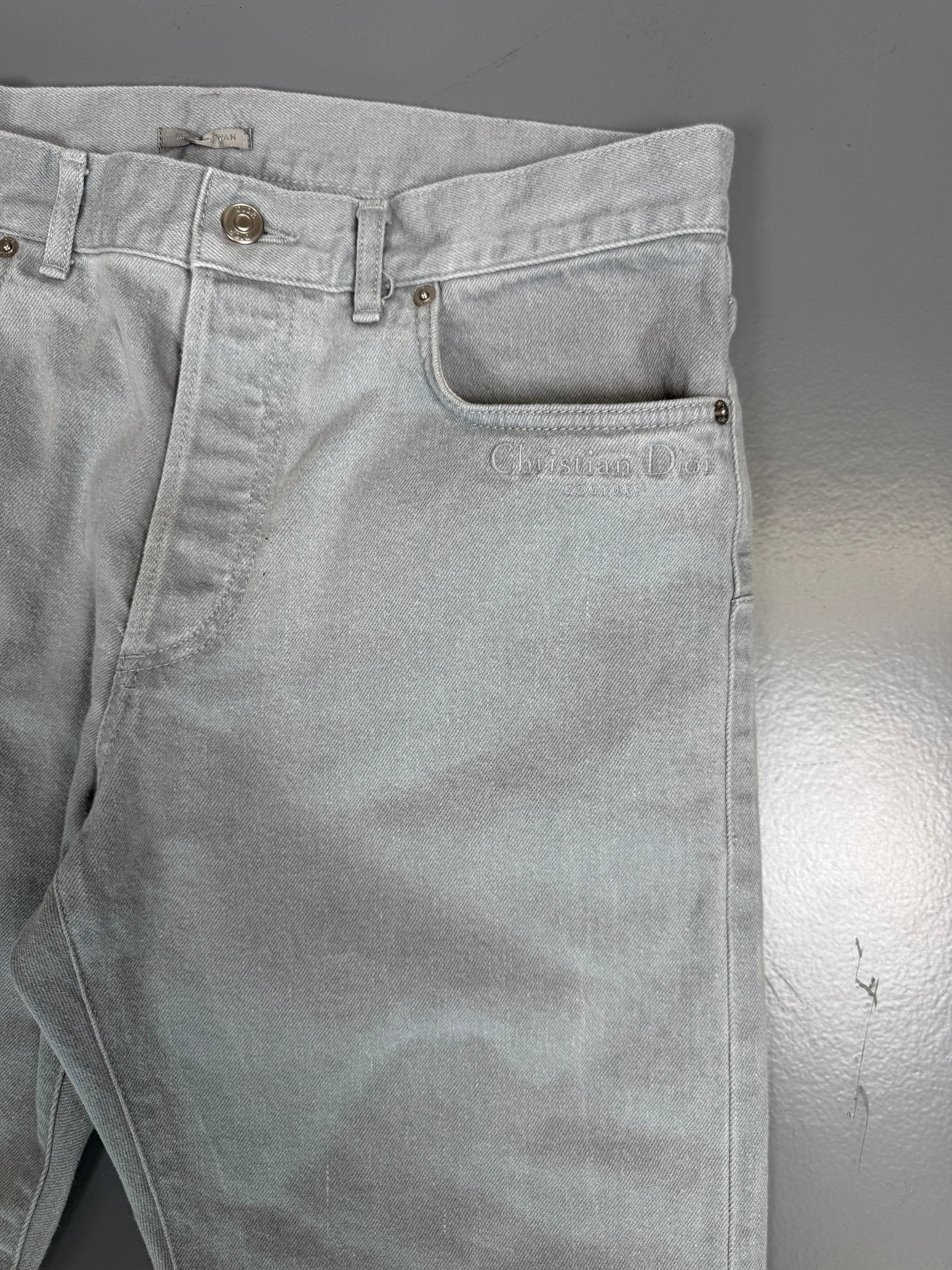 CHRISTRIAN DIOR LIGHT BLUE DENIM JEANS - 33 W / 33 L - Affluent ArchivesUsed HIGH END DESIGNER CLOTHING