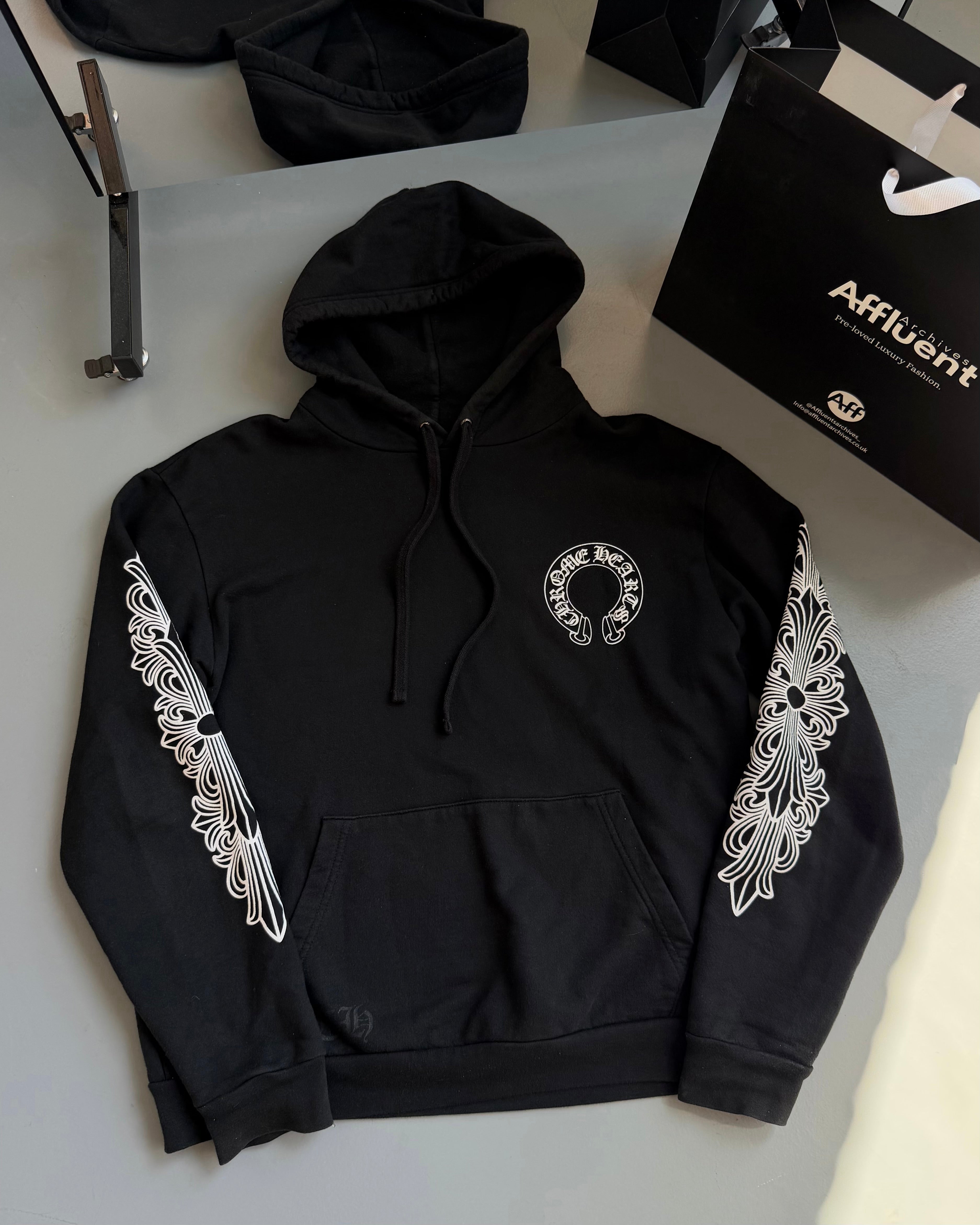 CHROME HEARTS BLACK HORSESHOE HOODIE - MEDIUM (Fits Large) | PRE OWNED - Affluent ArchivesUsed HIGH END DESIGNER CLOTHING