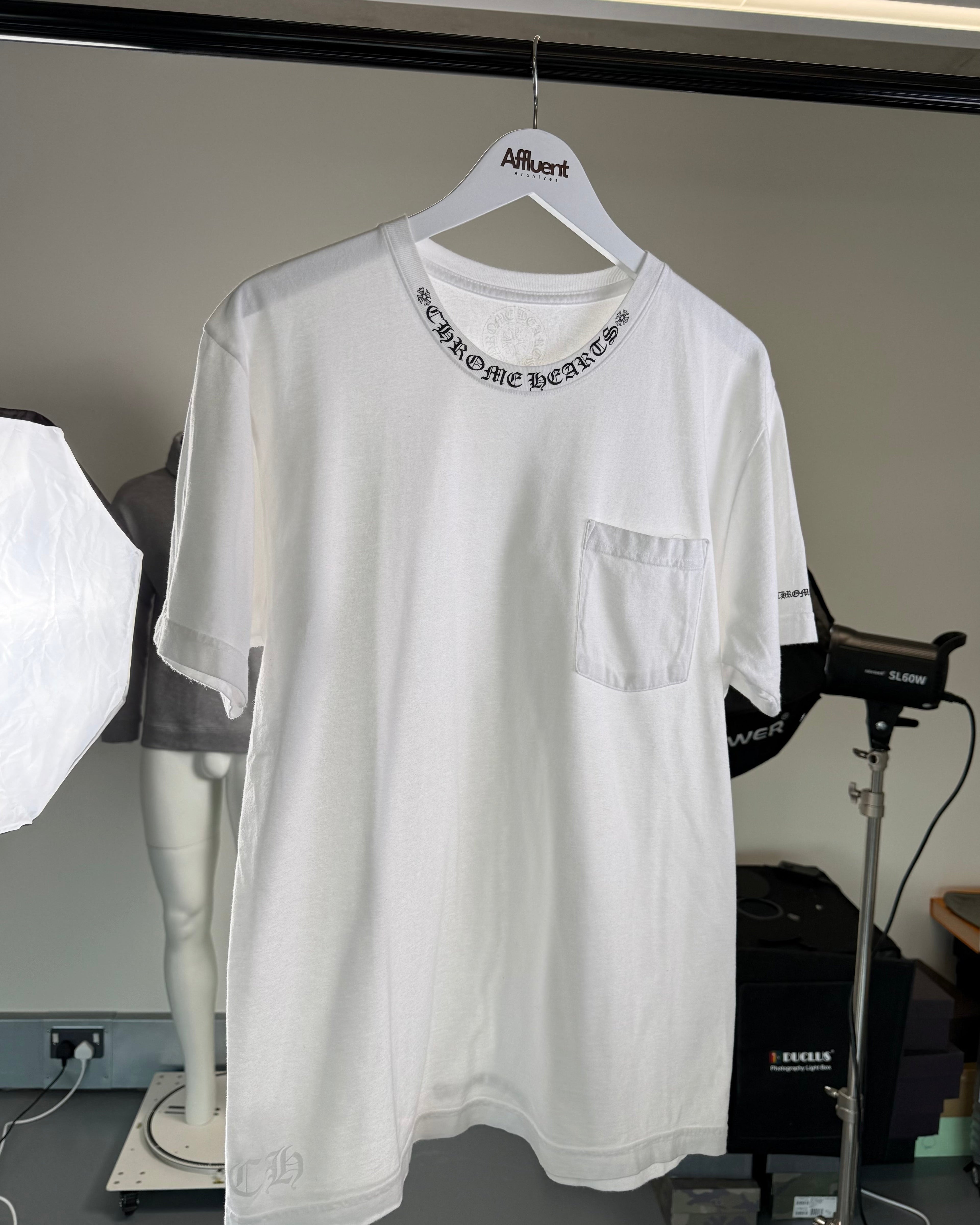 CHROME HEARTS WHITE LOGO T SHIRT - LARGE - Affluent ArchivesUsed HIGH END DESIGNER CLOTHING