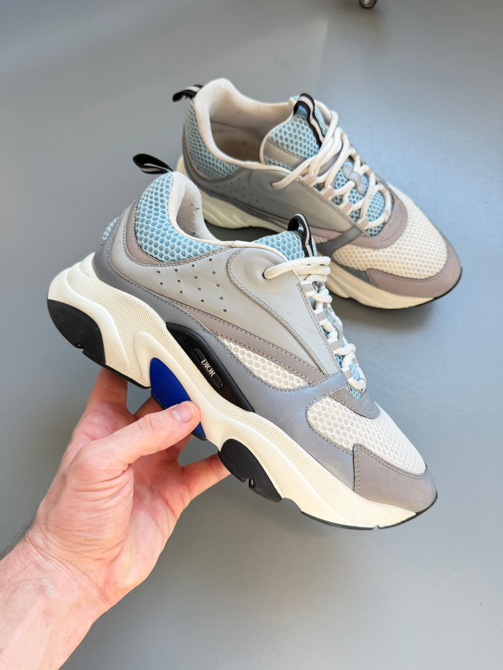 DIOR B22 REFLECTIVE BLUE / WHITE - UK 9 (43) | PRE OWNED - Affluent ArchivesUsed HIGH END DESIGNER CLOTHING