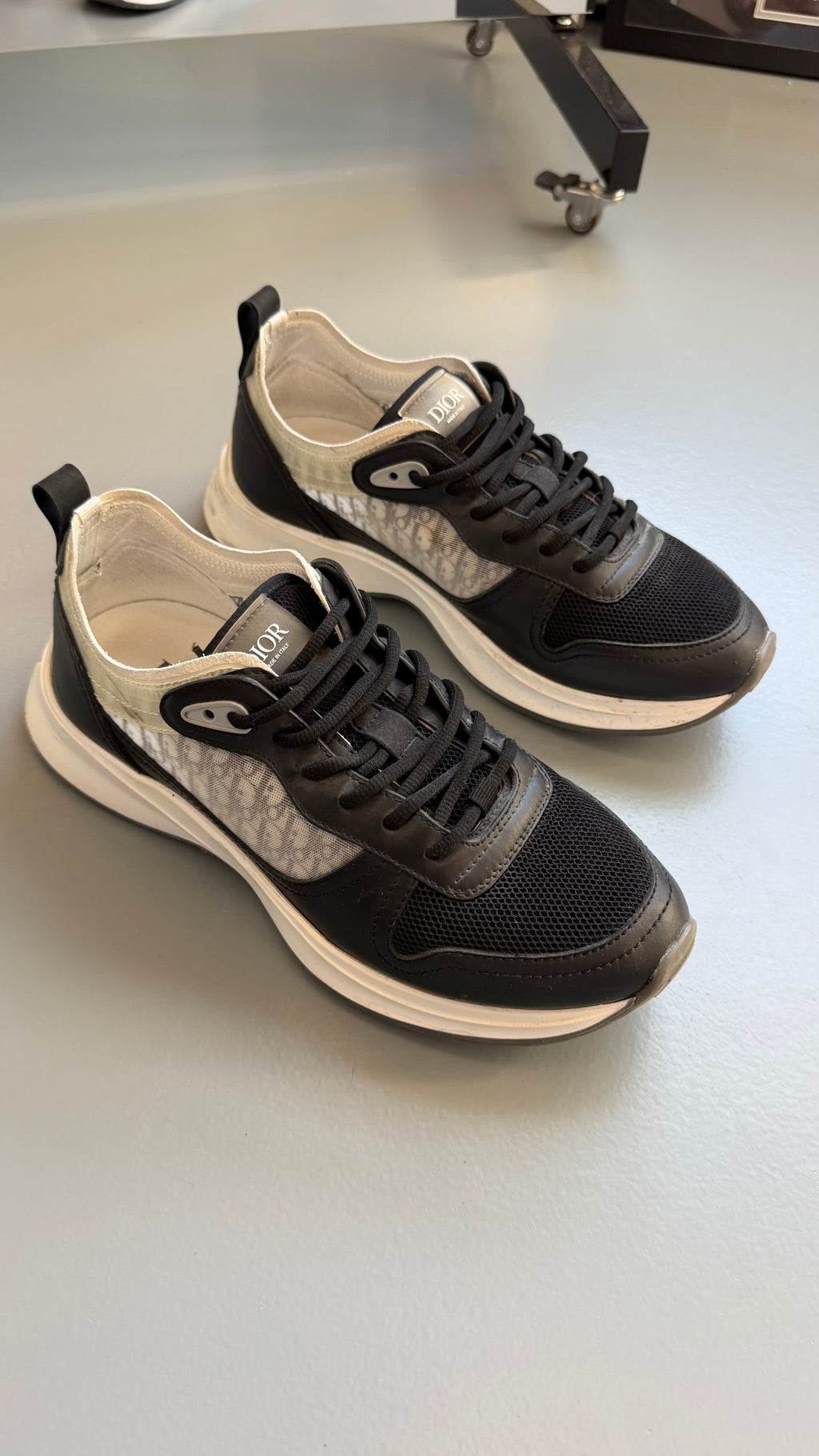 DIOR B25 BLACK - UK 6 (40) | PRE OWNED | PRE OWNED - Affluent ArchivesUsed HIGH END DESIGNER CLOTHING