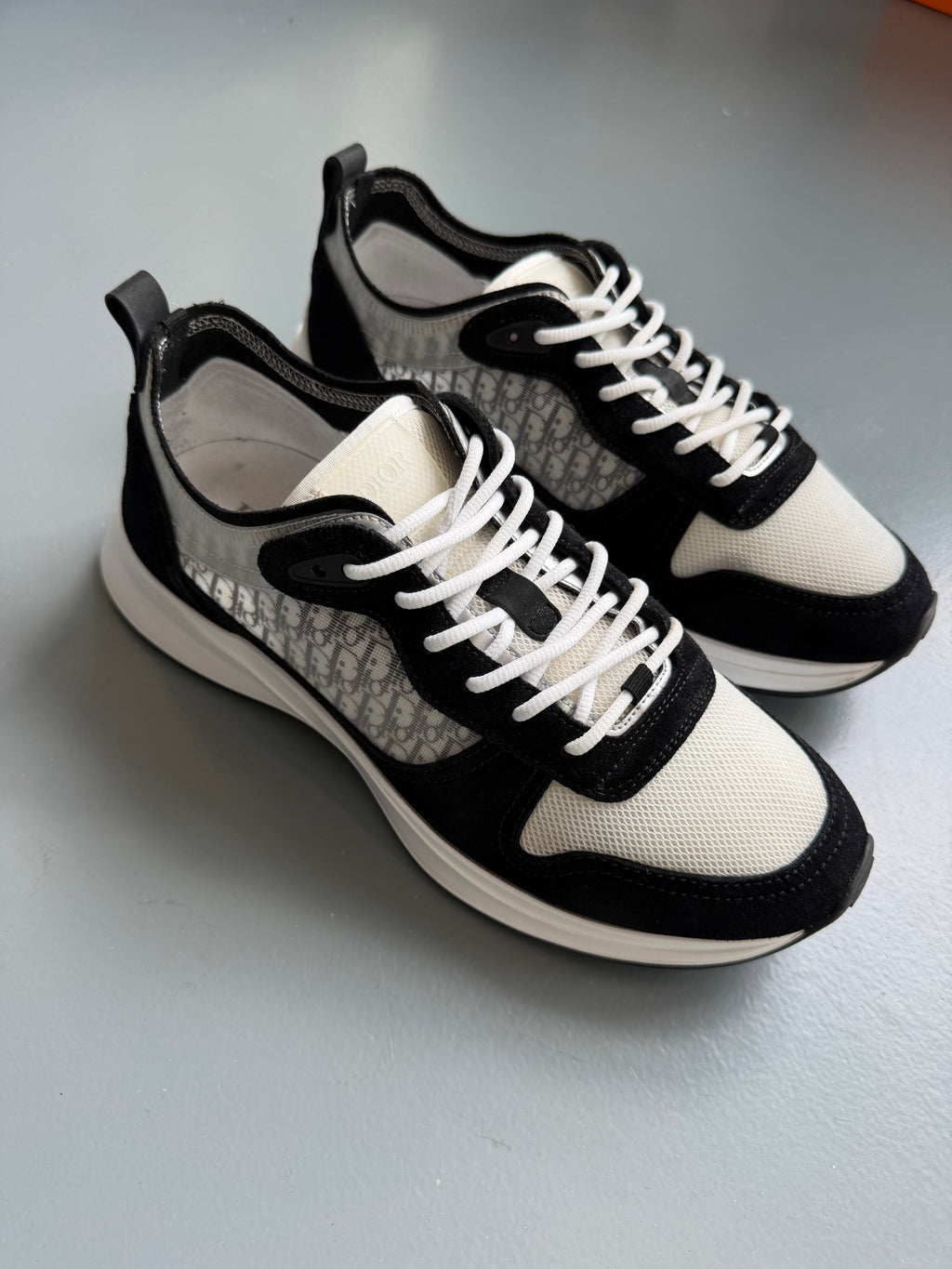 DIOR B25 BLACK / WHITE SNEAKER - UK 9 (43) | PRE OWNED - Affluent ArchivesUsed HIGH END DESIGNER CLOTHING