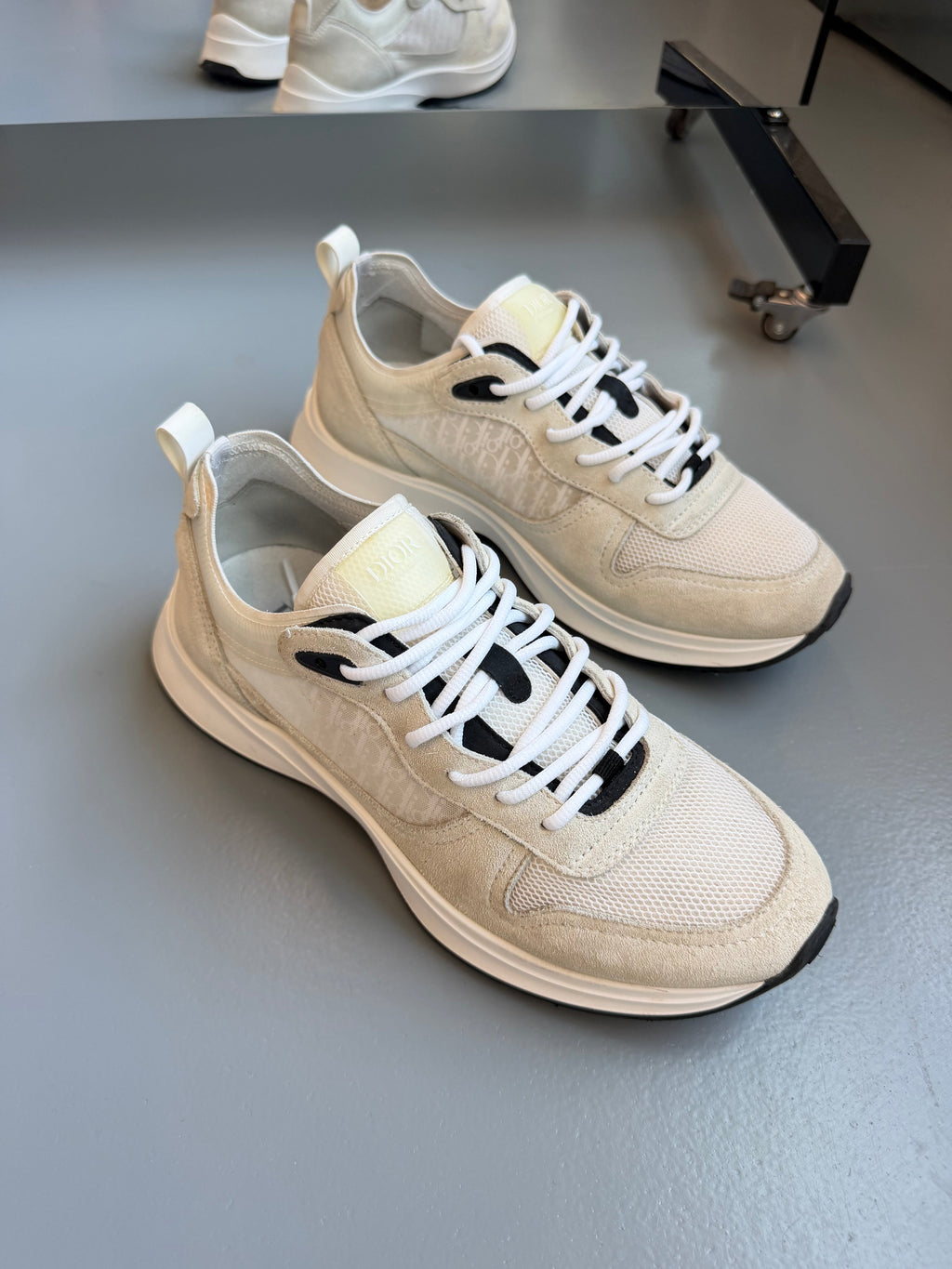 DIOR B25 CREAM / BEIGE - UK 8 (42) | PRE OWNED - Affluent ArchivesUsed HIGH END DESIGNER CLOTHING