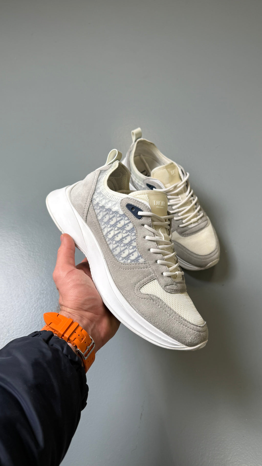 DIOR B25 GREY SNEAKER - UK 8 (42) - Affluent ArchivesUsed HIGH END DESIGNER CLOTHING