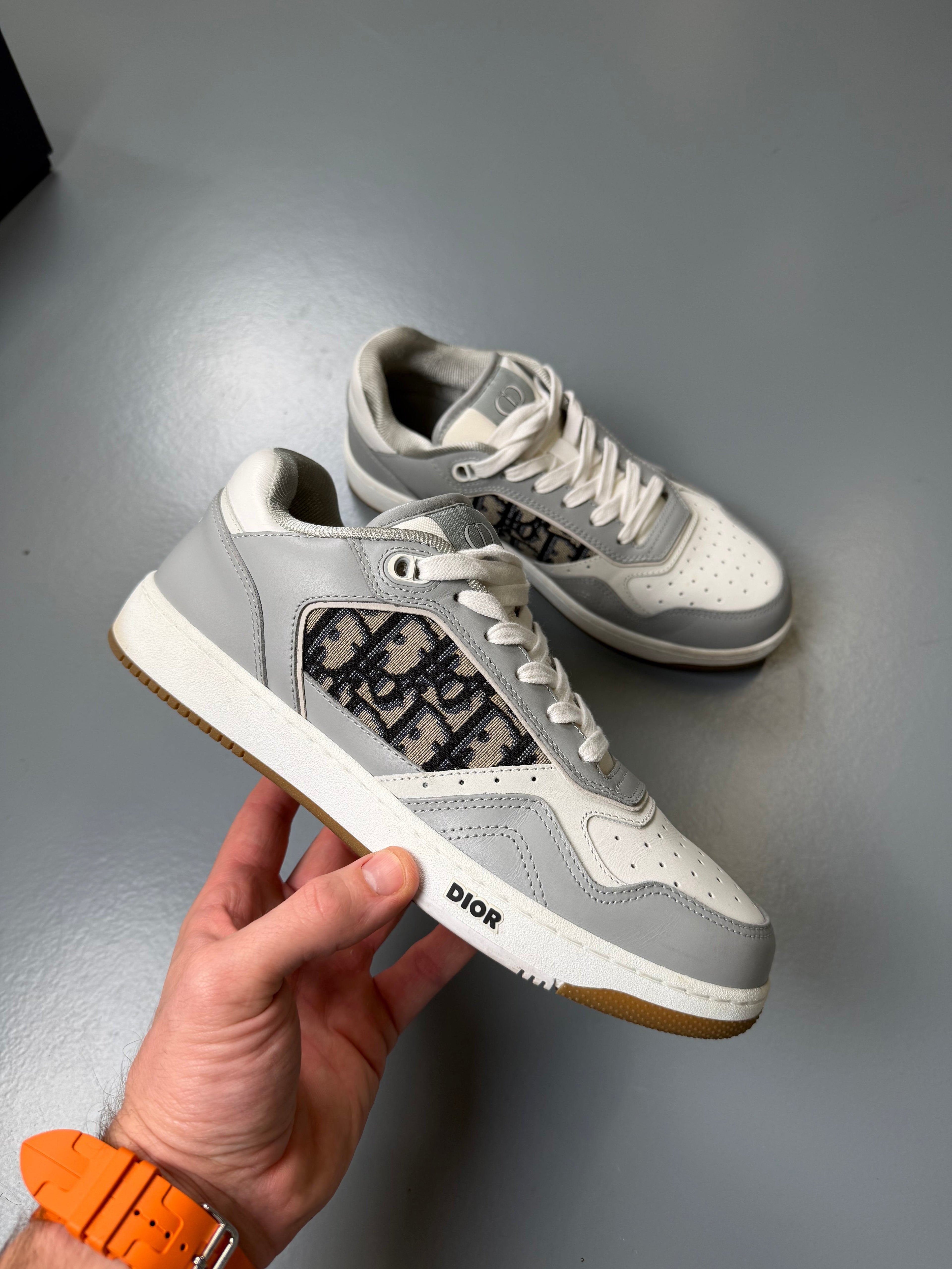 DIOR B27 SNEAKER GREY / WHITE - UK 6.5 (Fits 7) - Affluent ArchivesUsed HIGH END DESIGNER CLOTHING
