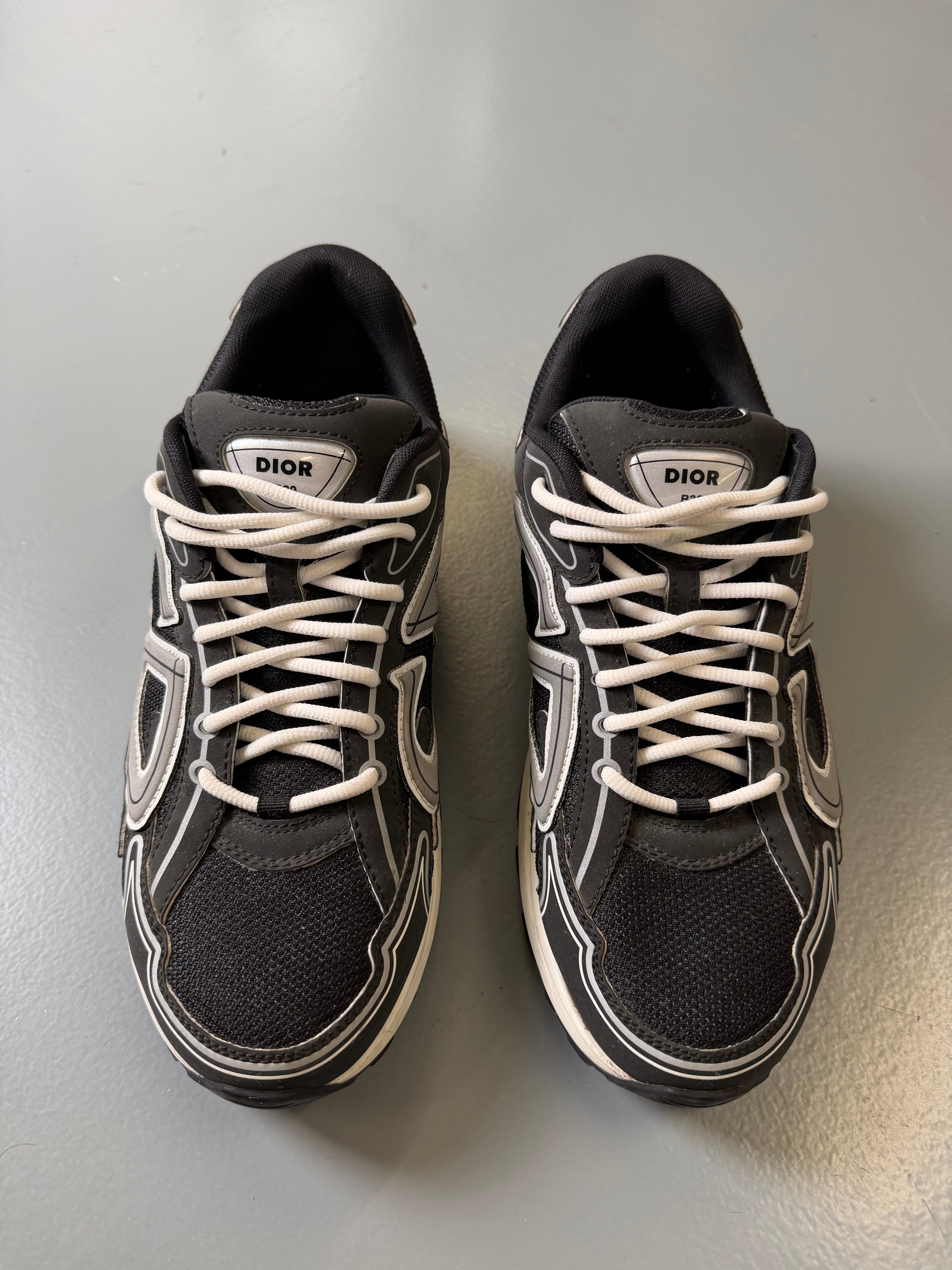 DIOR B30 BLACK / WHITE - UK 10 (44) - Affluent ArchivesUsed HIGH END DESIGNER CLOTHING