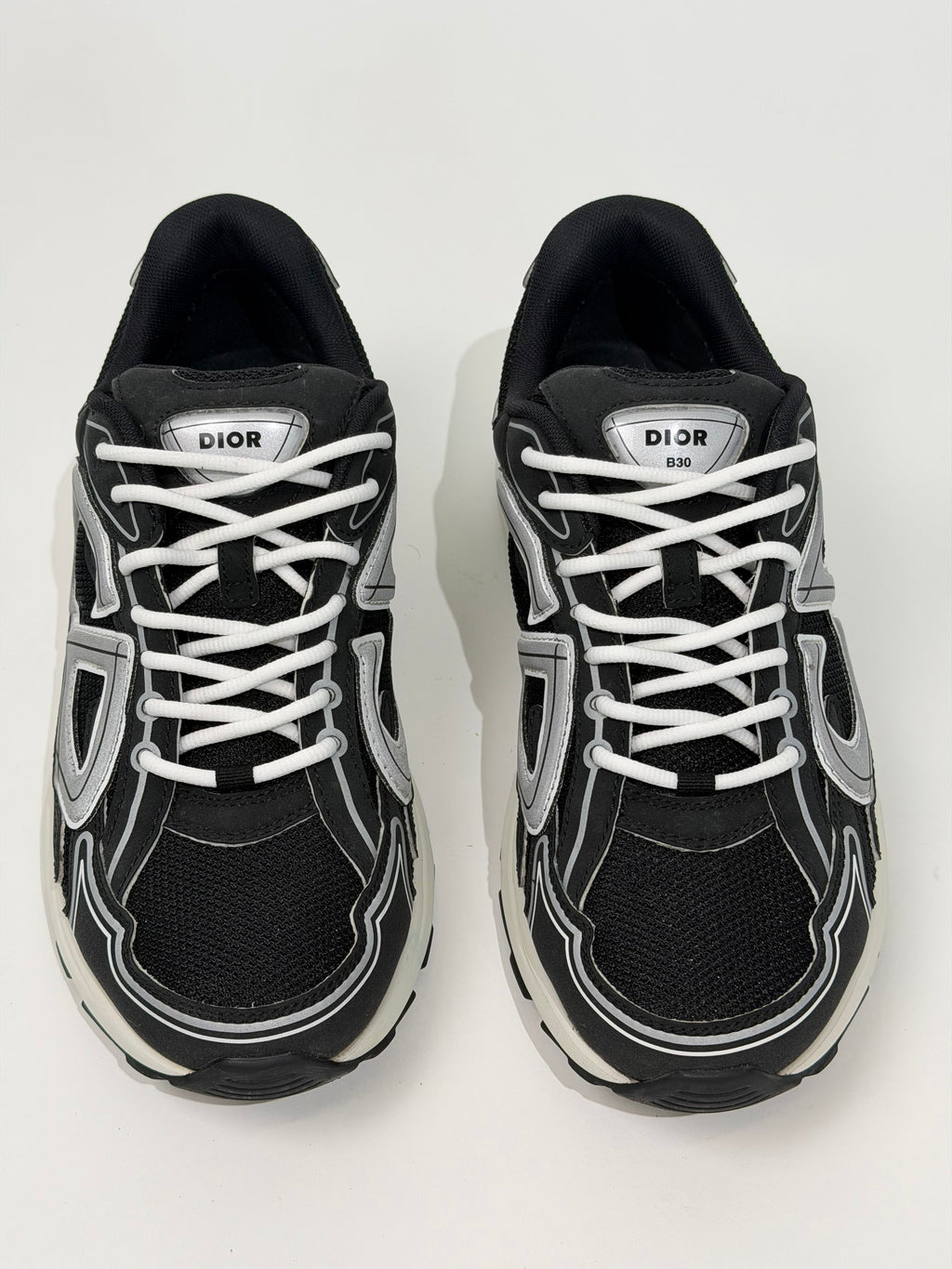 DIOR B30 BLACK / WHITE - UK 7.5 (41.5) | PRE OWNED - Affluent ArchivesUsed HIGH END DESIGNER CLOTHING