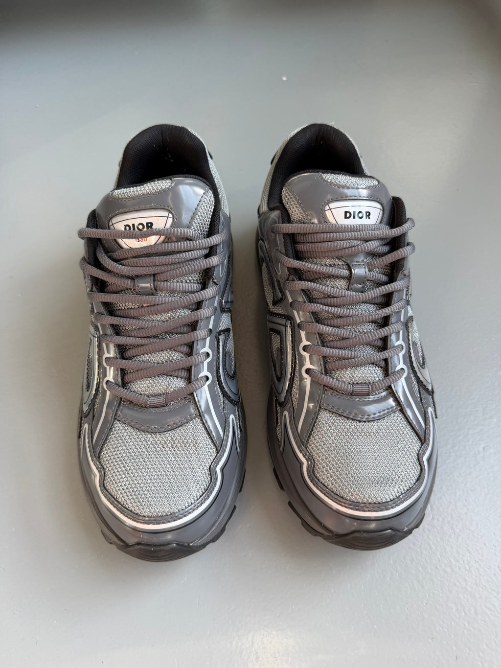DIOR B30 GREY/BLACK - UK 8.5 (42.5) | PRE OWNED - Affluent ArchivesUsed HIGH END DESIGNER CLOTHING