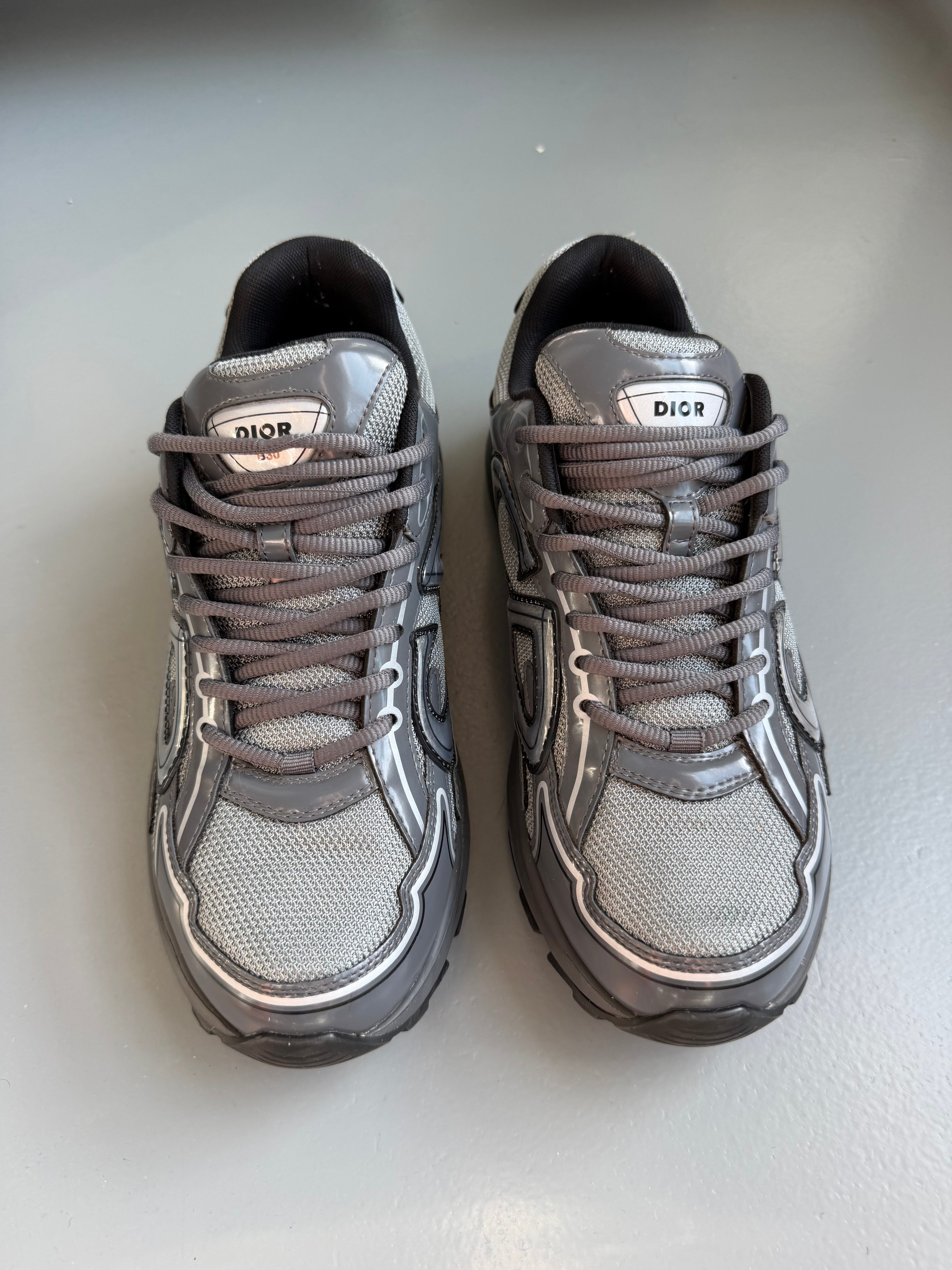 DIOR B30 GREY/BLACK - UK 8.5 (42.5) | PRE OWNED - Affluent ArchivesUsed HIGH END DESIGNER CLOTHING