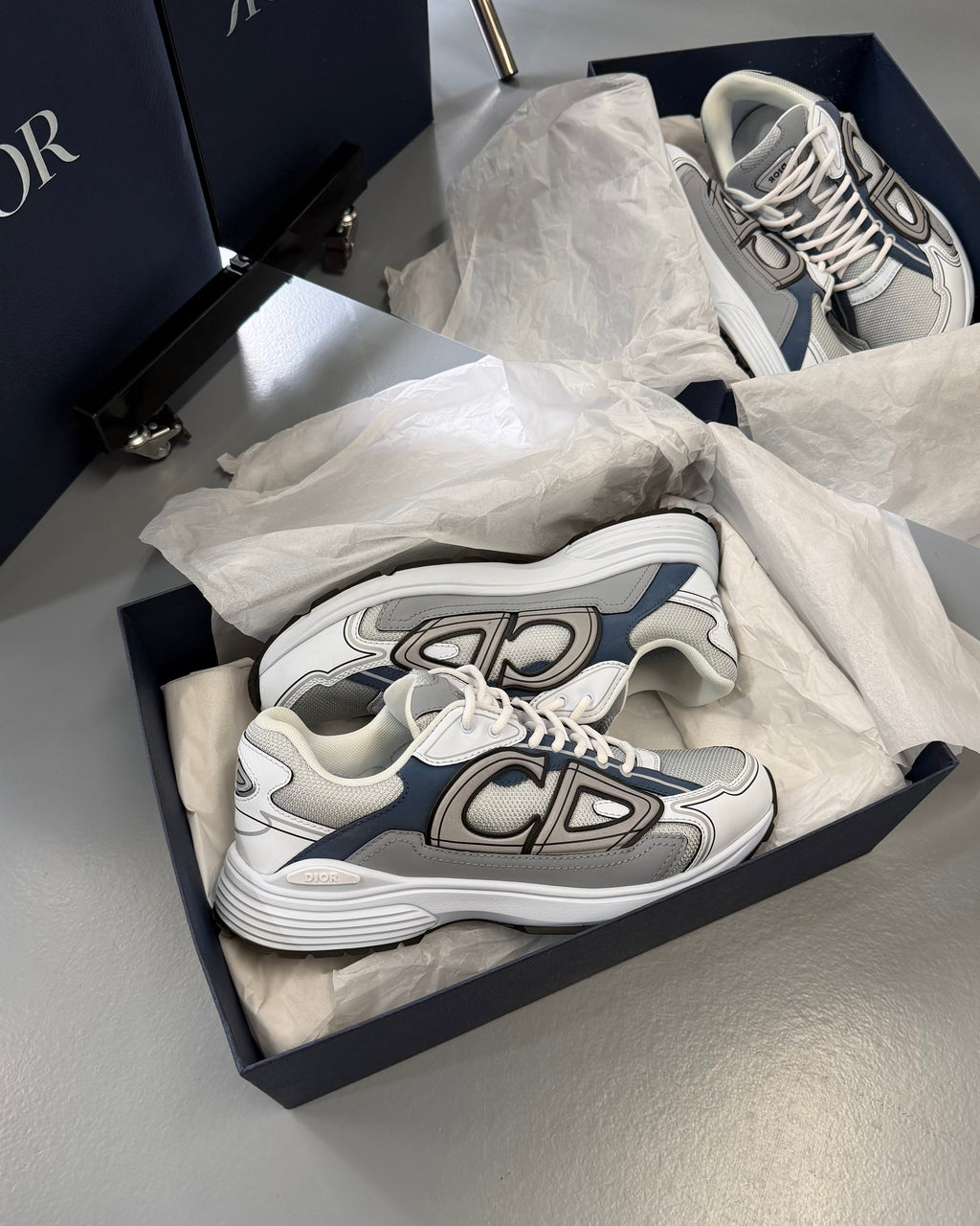 DIOR B30 LIGHT BLUE / LIGHT GREY TRAINER - UK 10 (44) - Affluent ArchivesUsed HIGH END DESIGNER CLOTHING