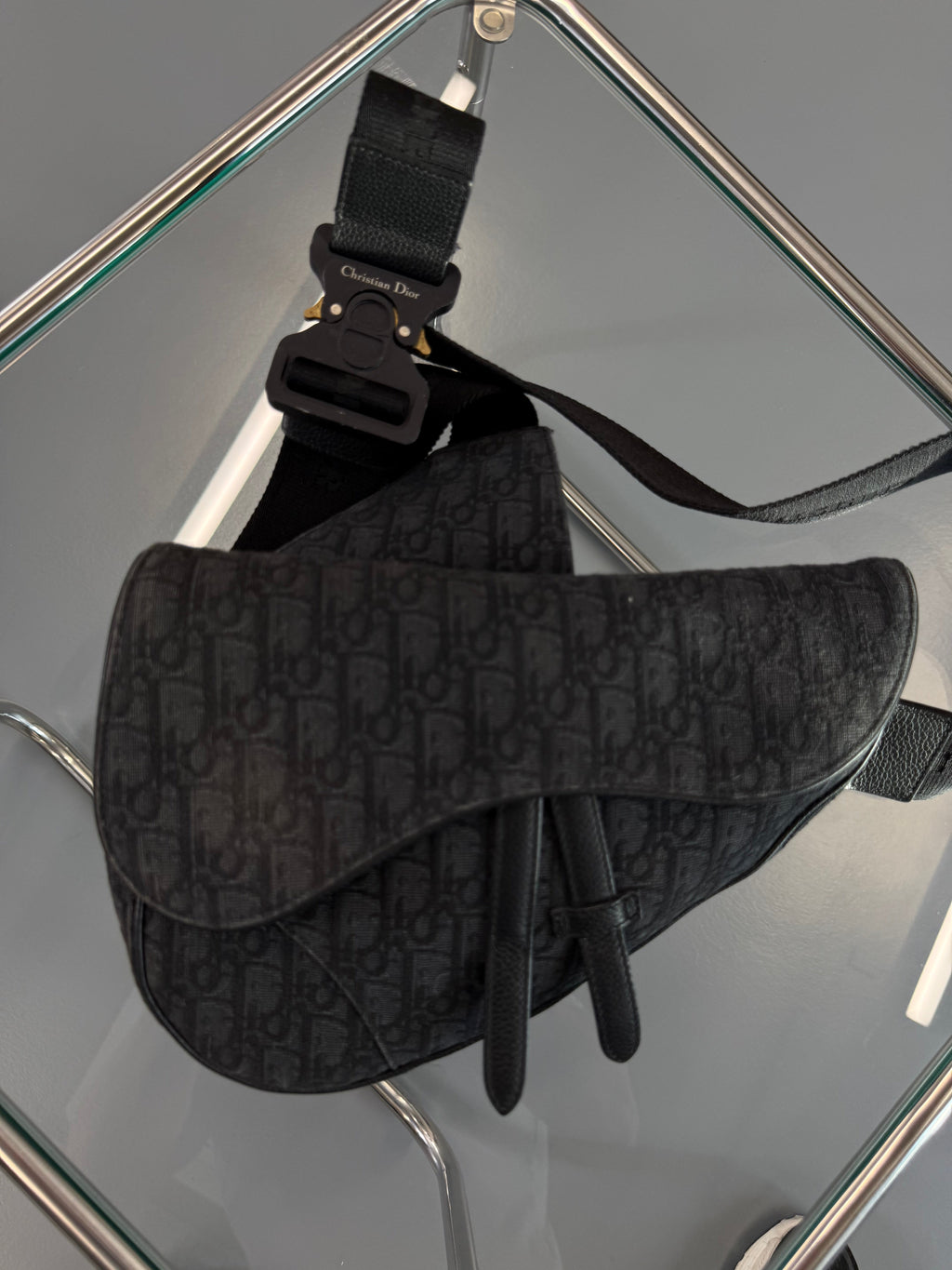 DIOR NAVY OBLIQUE SADDLE MESSENGER - Affluent ArchivesUsed HIGH END DESIGNER CLOTHING