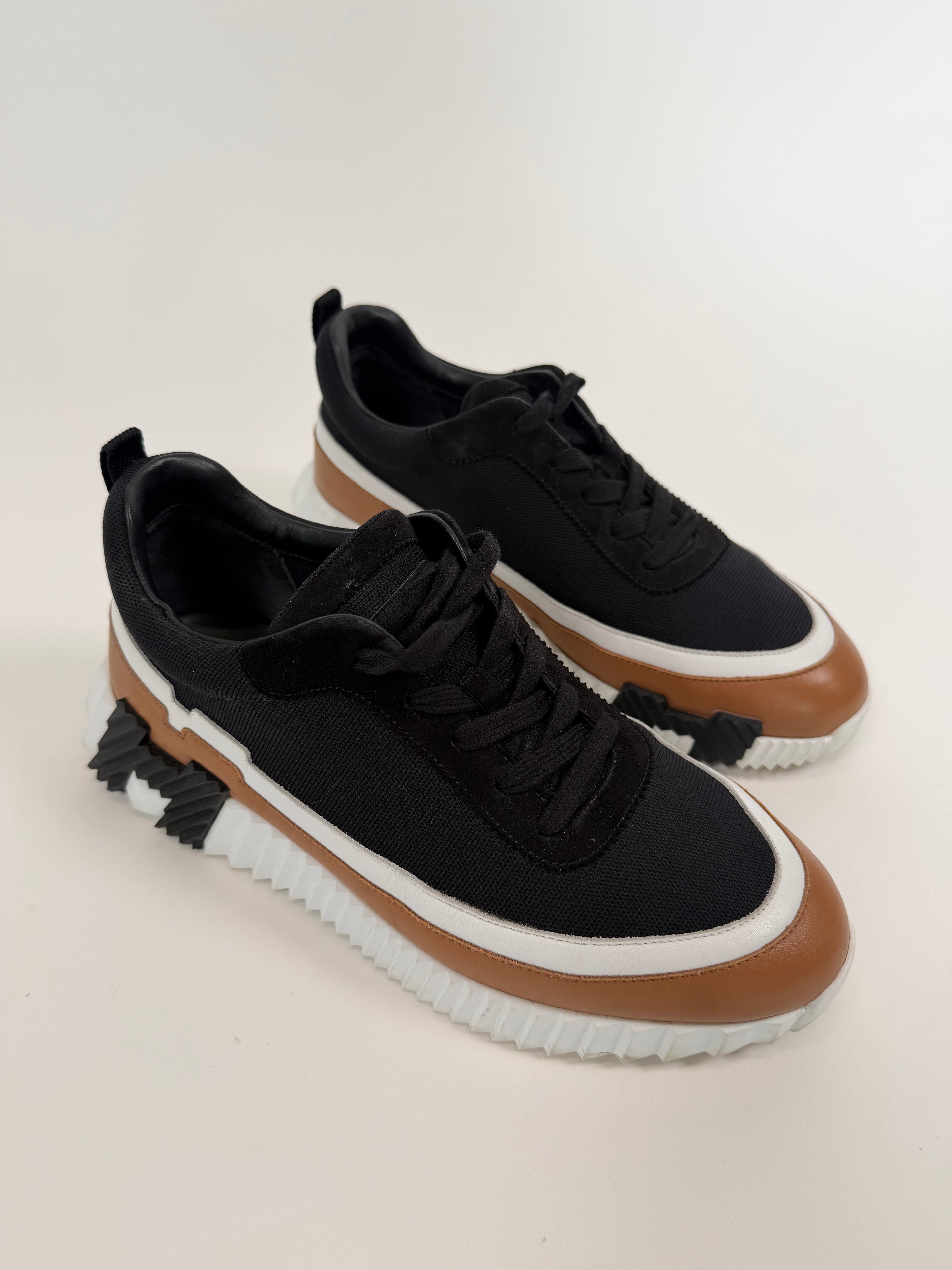 HERMES BOUNCING BLACK / BEIGE - UK 6 (Fits 7) | PRE OWNED - Affluent ArchivesUsed HIGH END DESIGNER CLOTHING