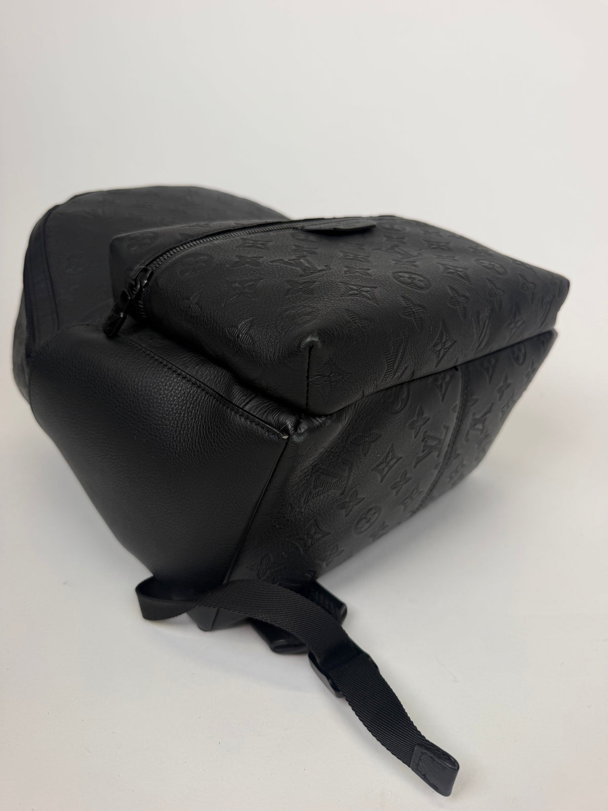 LOUIS VUITTON BLACK SHADOWN MONOGRAM DISCOVERY RUCKSACK | PRE OWNED - Affluent ArchivesUsed HIGH END DESIGNER CLOTHING