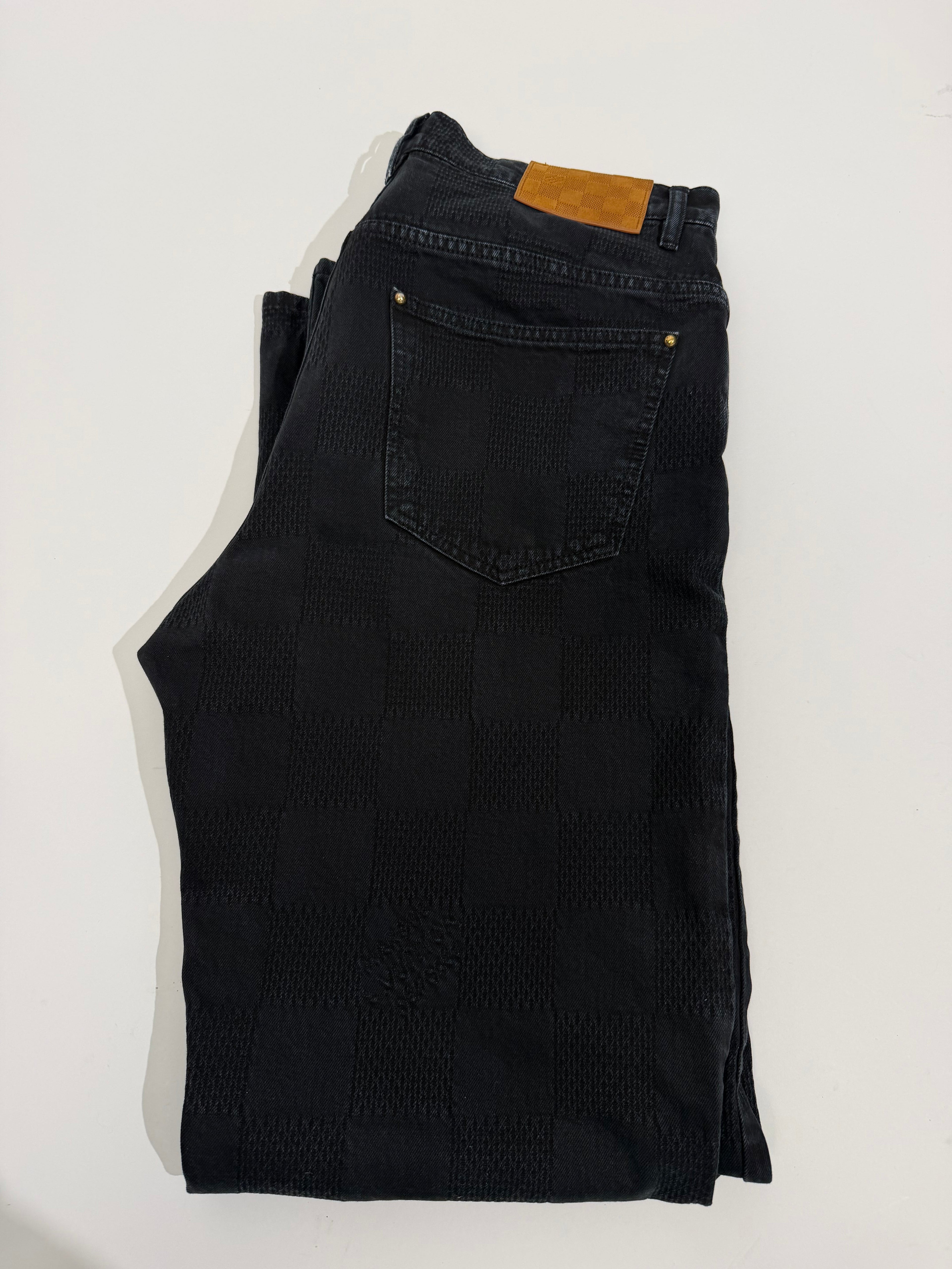 LOUIS VUITTON BLACK WORKER DAMIER JEANS - 30W / 32L | PRE OWNED - Affluent ArchivesUsed HIGH END DESIGNER CLOTHING